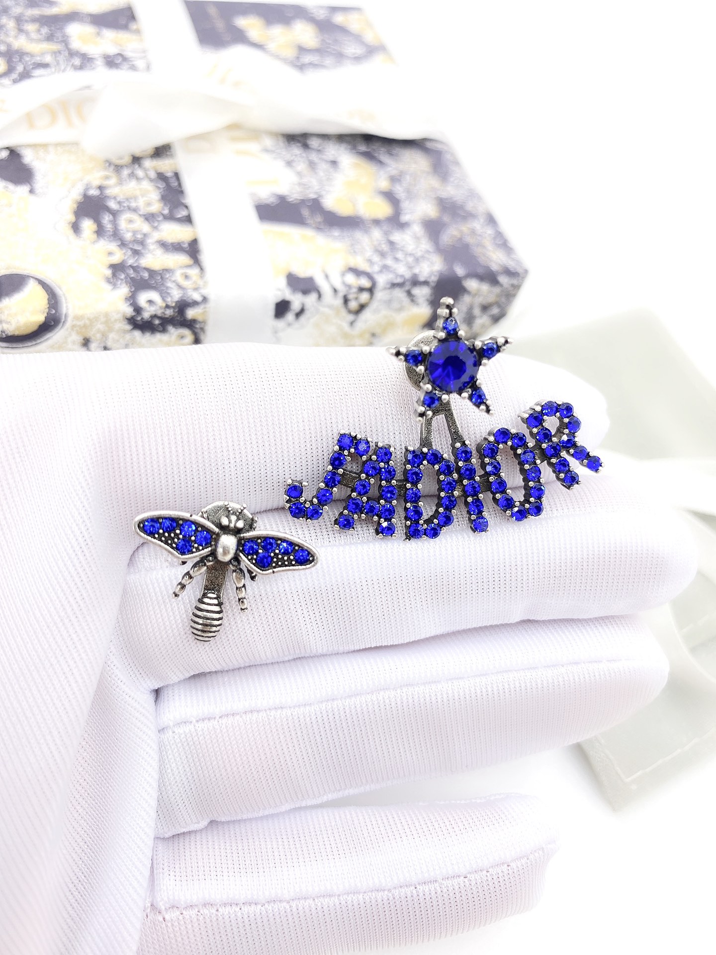 [TOP] Christian Dior Asymmetric Bee Earrings - Blue