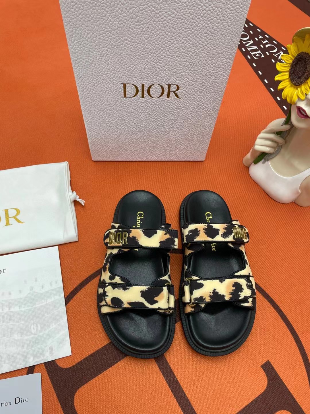 [TOP] Christian Dior Leather Dad Sandals Slides - Collection