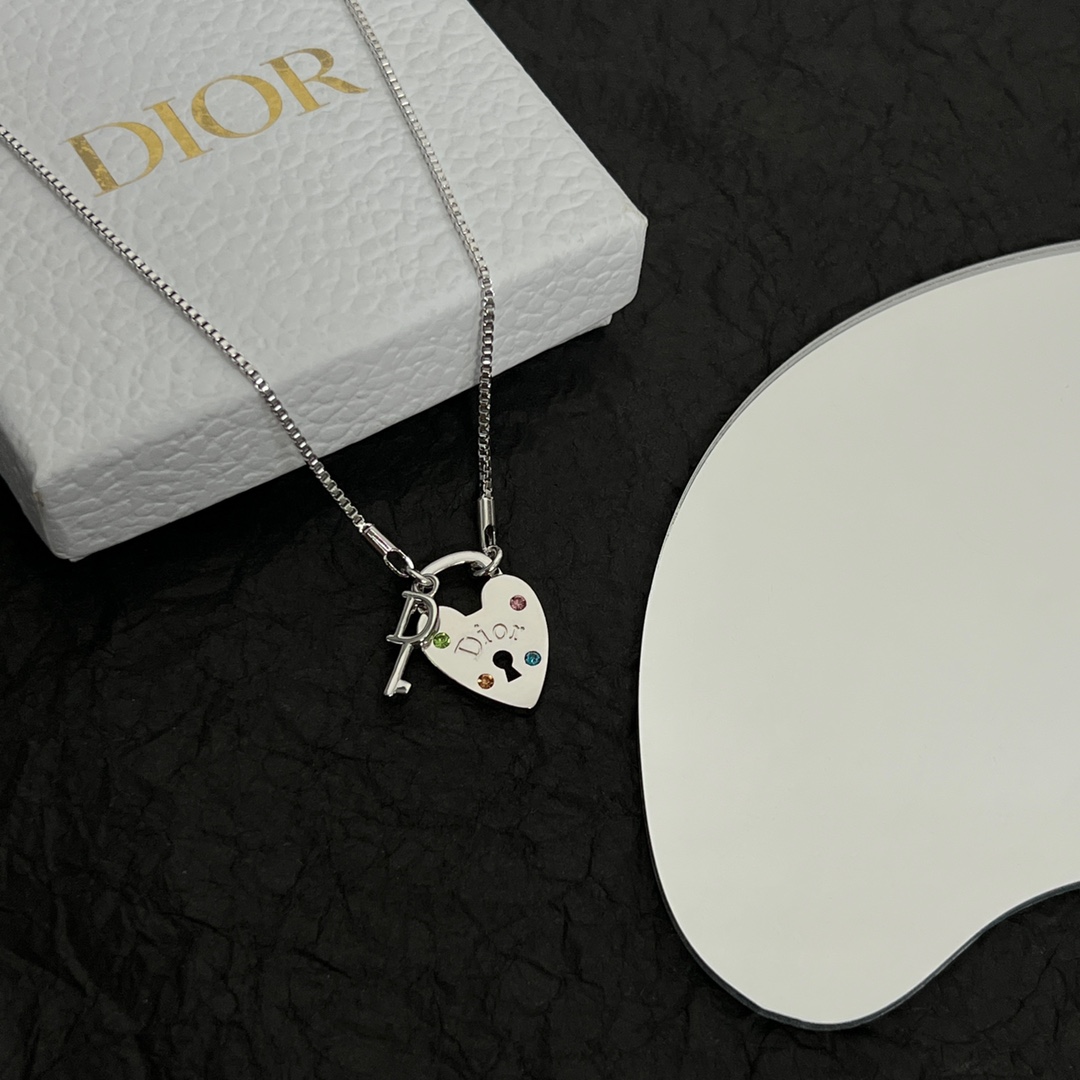 [TOP] Christian Dior Heart Lock Key Pendant Necklace - 2 colors