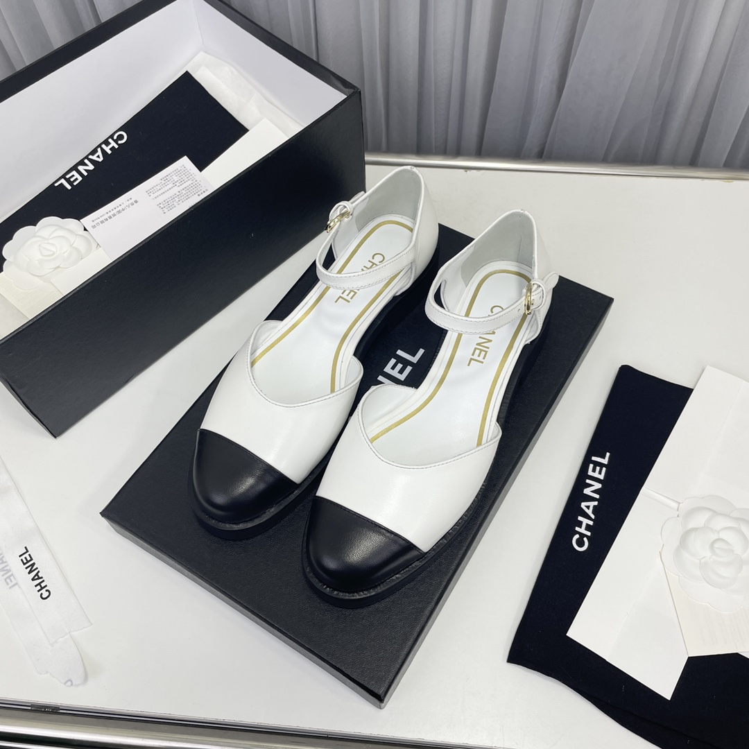 [TOP] CHANEL Two Tone Mules - Collection
