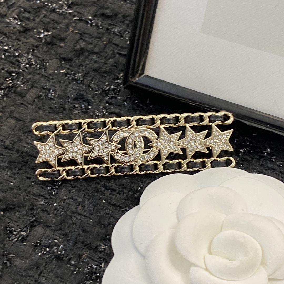 [TOP] CHANEL Leather Chain Diamond Star Lambskin Brooch - Gold