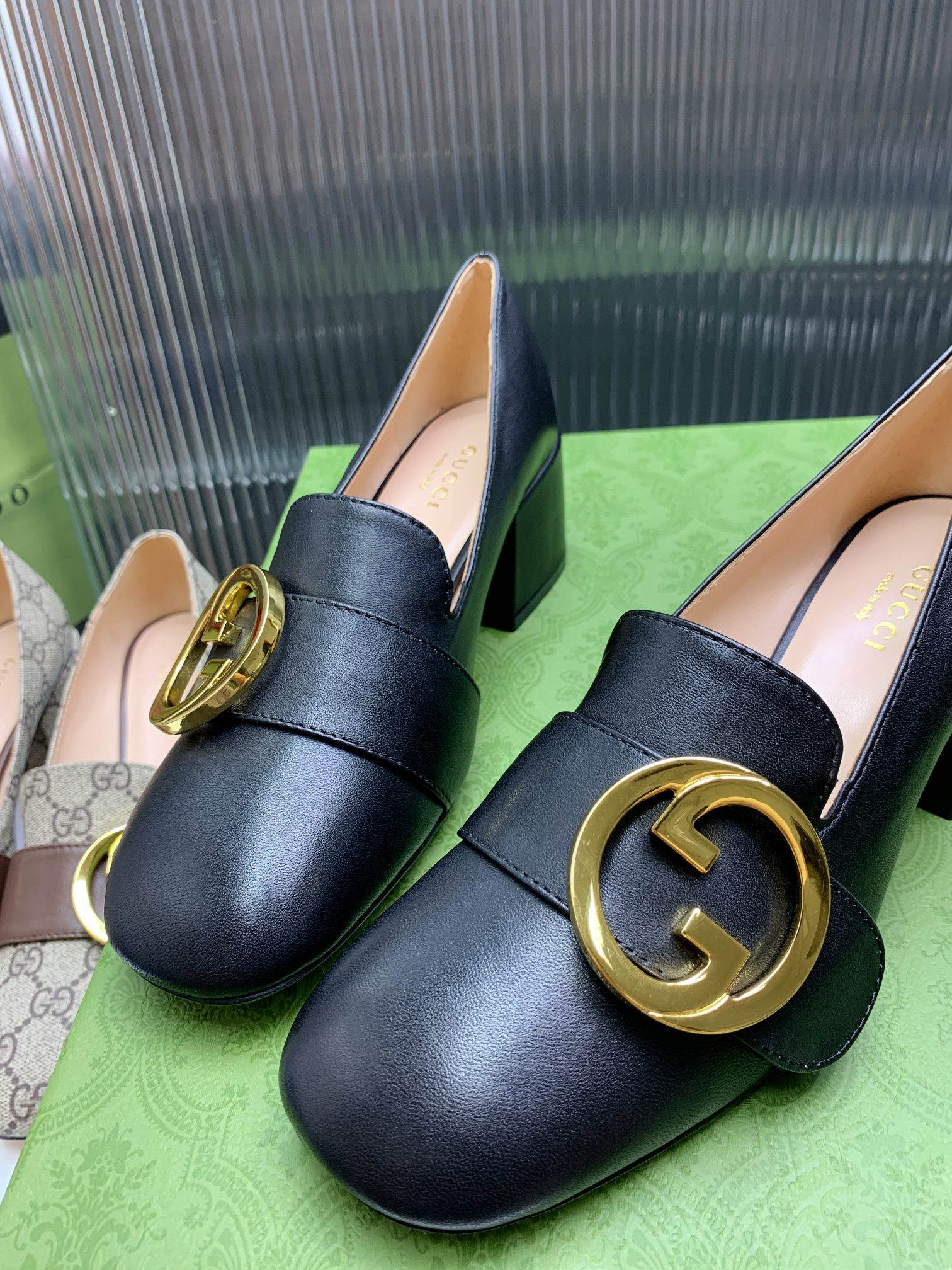 [TOP] GUCCI Double G Buckle Chunky Heel