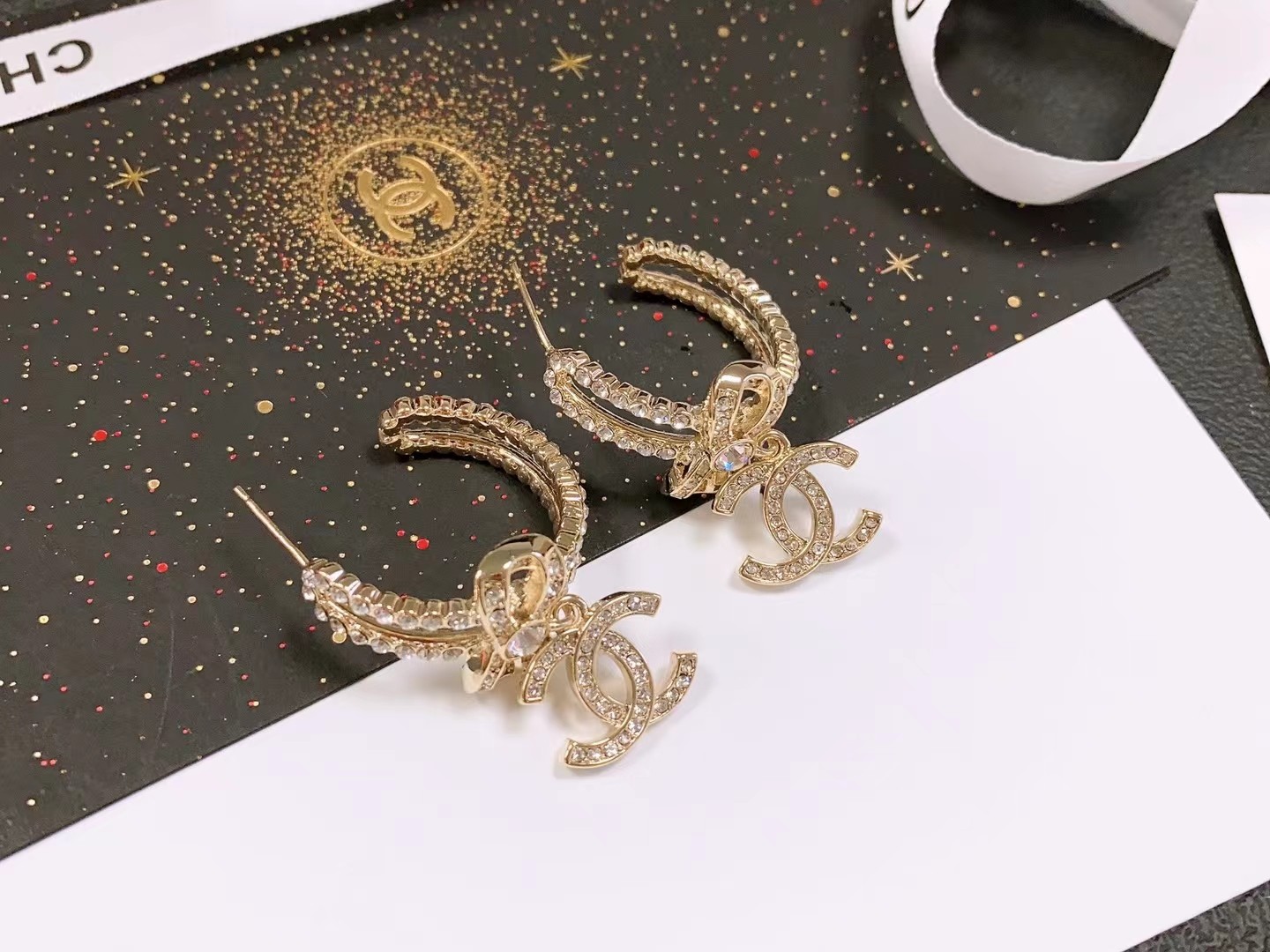 [TOP] CHANEL Double C Letter Stud Earrings - Gold