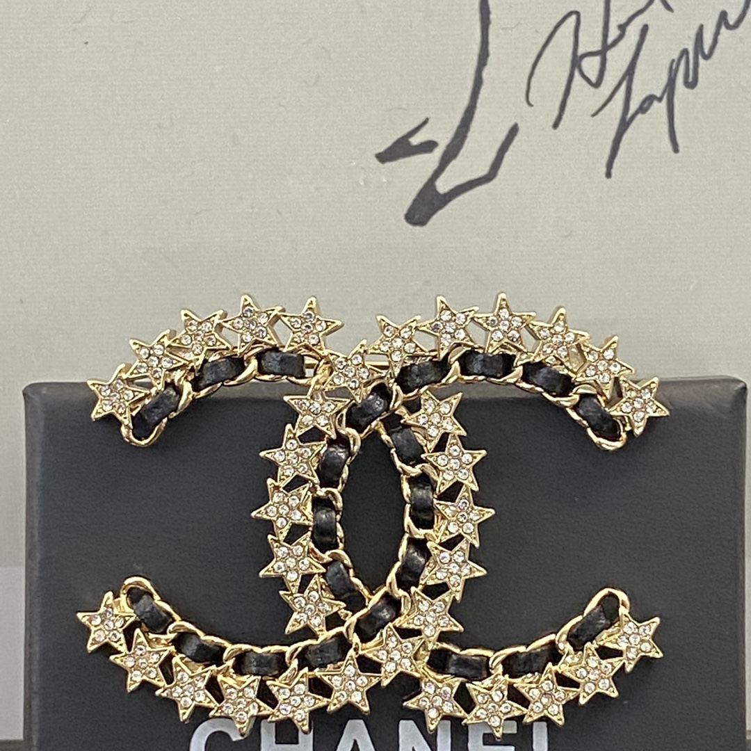 [TOP] CHANEL Double C Star Lambskin Brooch - Gold