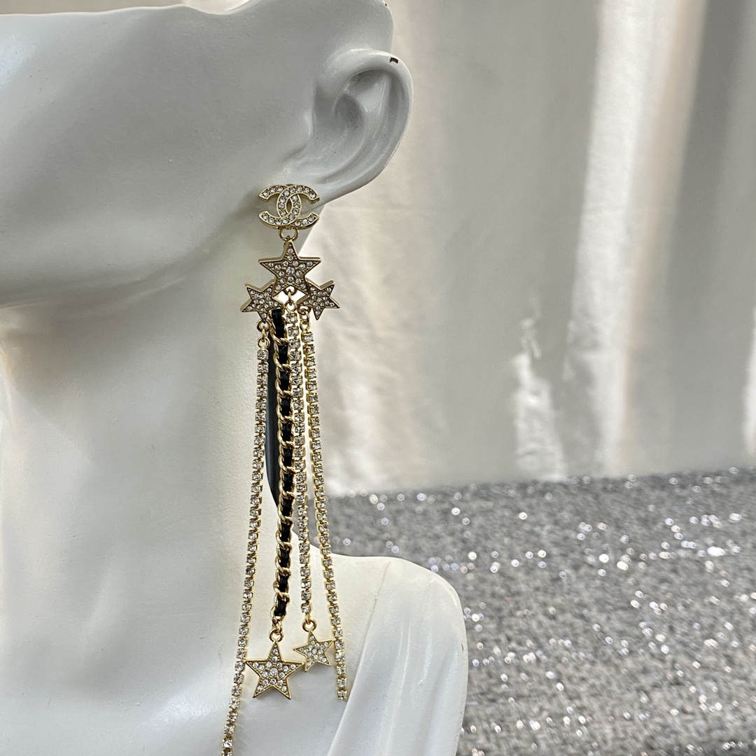 [TOP] CHANEL Lambskin Leather Chain Diamond Star Tassel Earrings - Gold