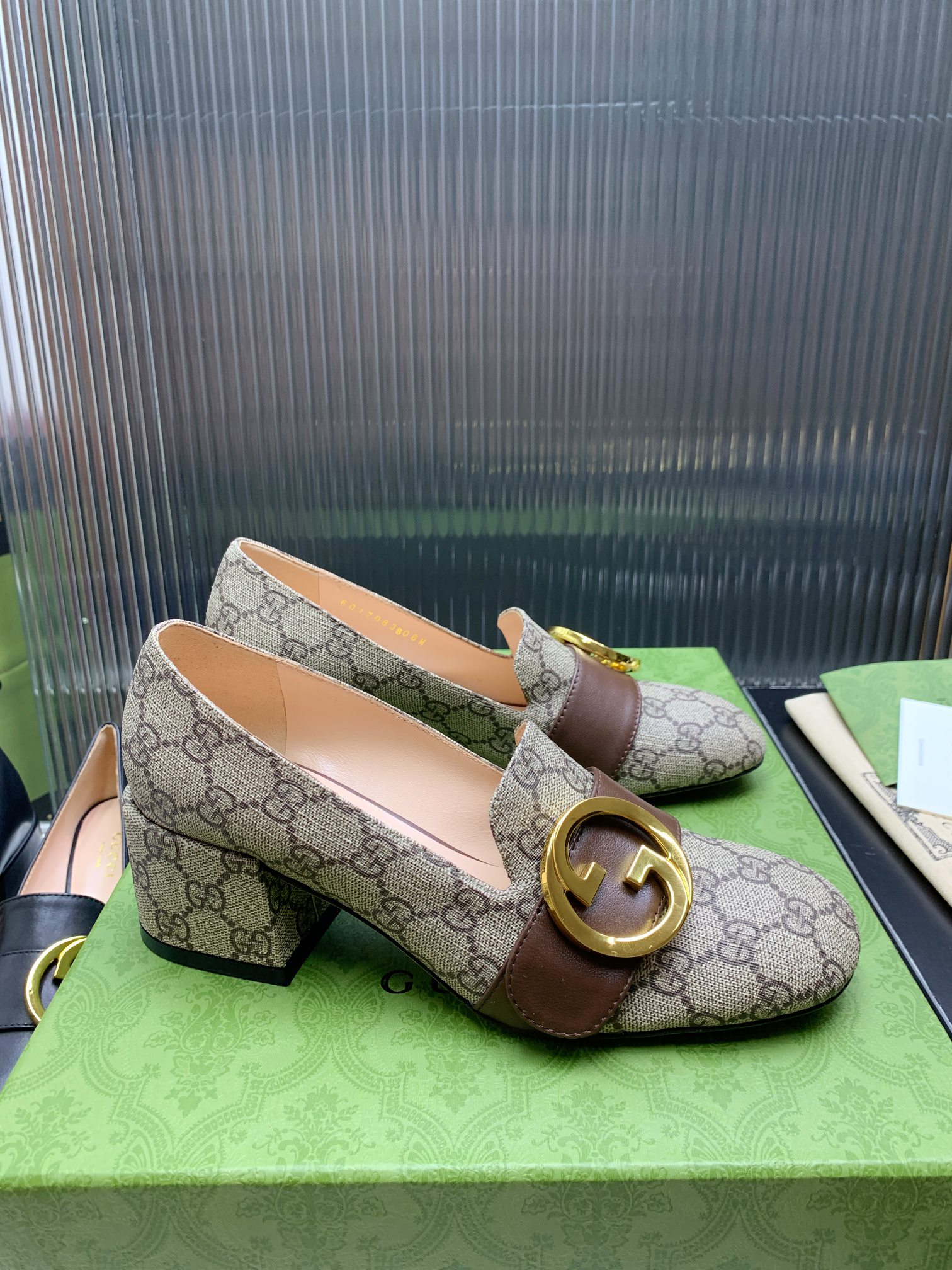 [TOP] GUCCI Double G Buckle Chunky Heel
