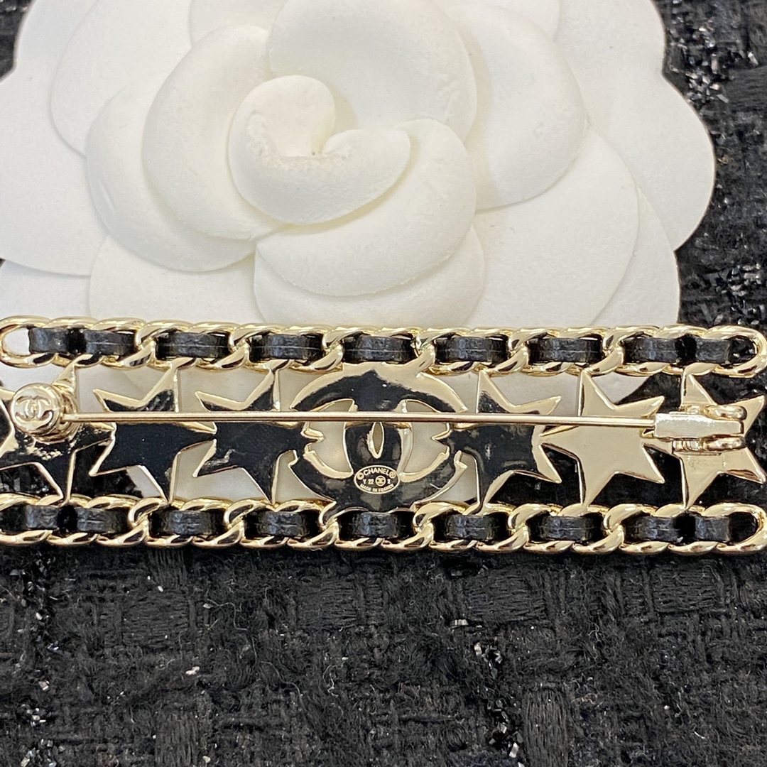 [TOP] CHANEL Leather Chain Diamond Star Lambskin Brooch - Gold