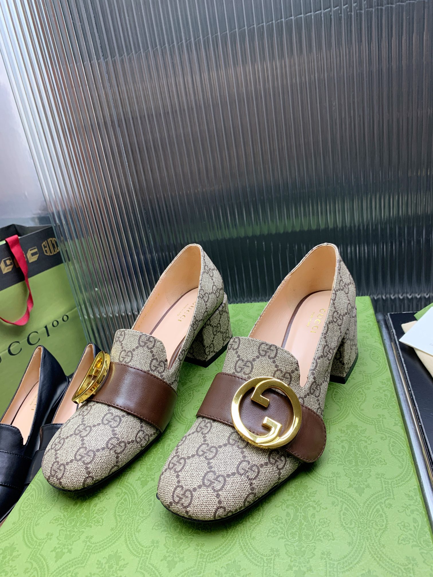 [TOP] GUCCI Double G Buckle Chunky Heel