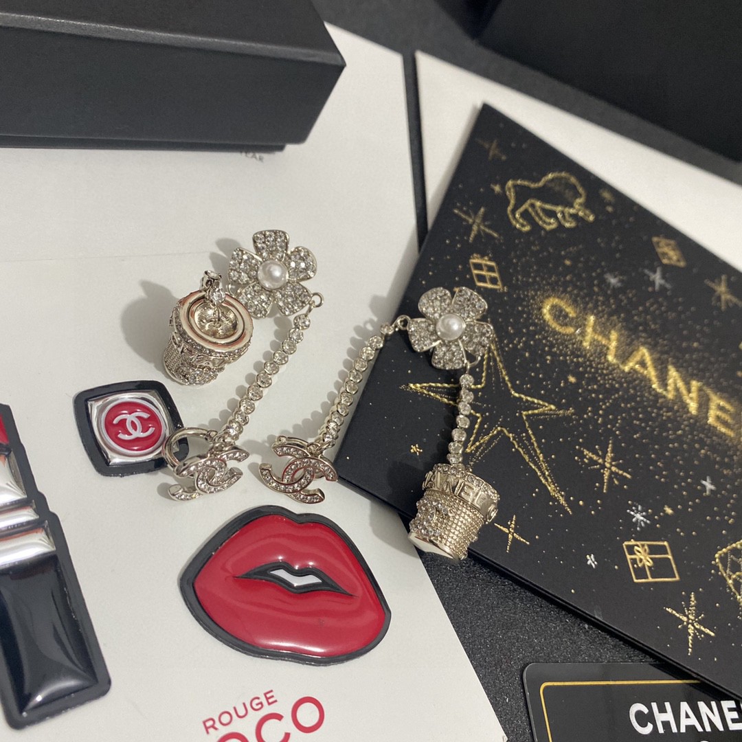 [TOP] CHANEL flower pot Double C Diamond Tassel Pearl Earrings - Silver