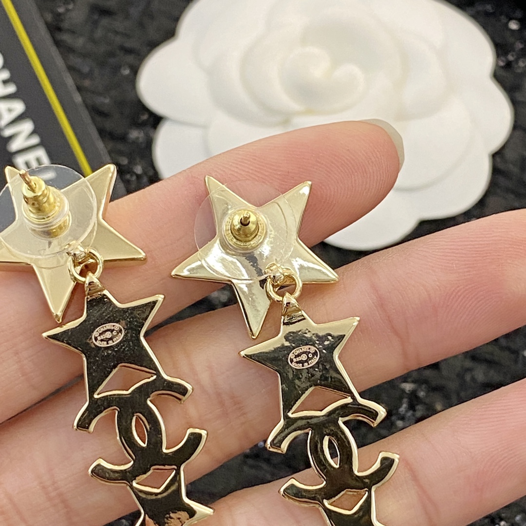 [TOP] CHANEL Star Tassel Earrings - Gold