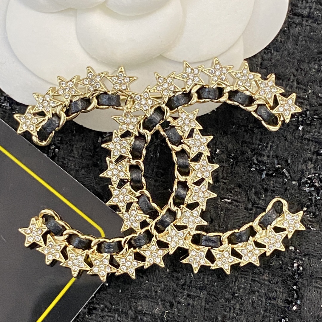 [TOP] CHANEL Double C Star Lambskin Brooch - Gold