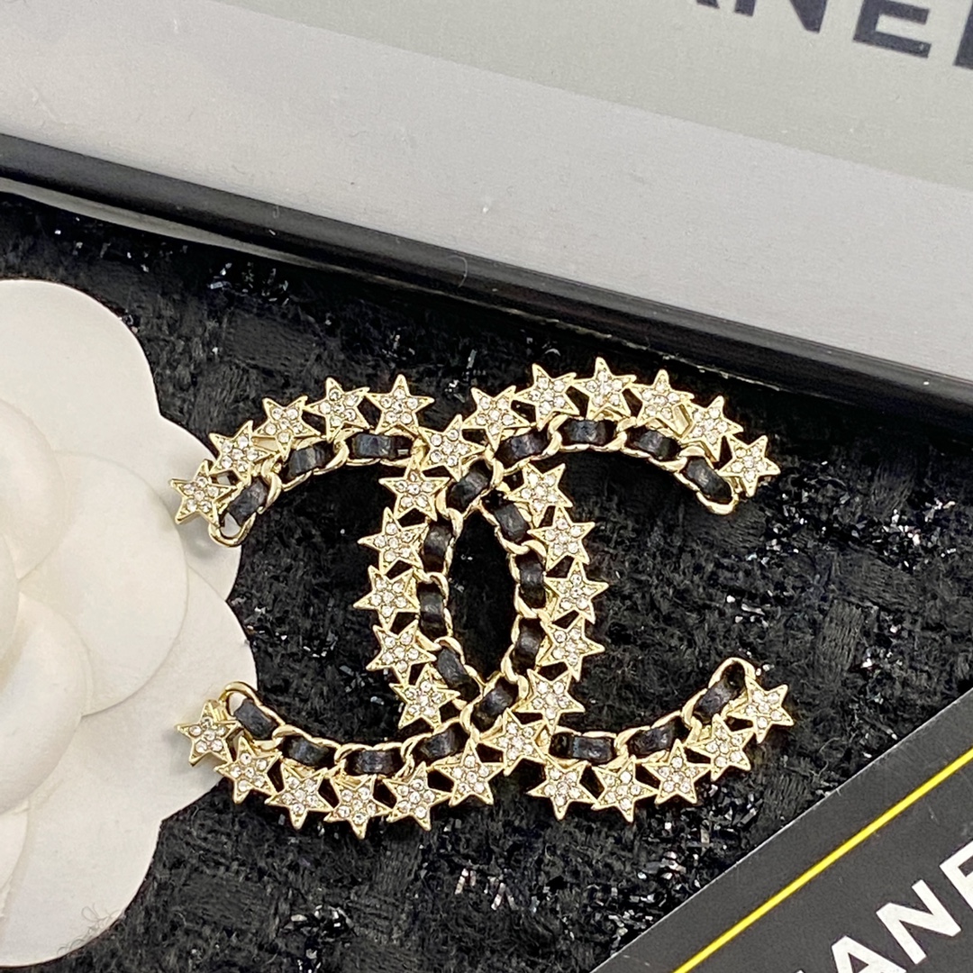 [TOP] CHANEL Double C Star Lambskin Brooch - Gold