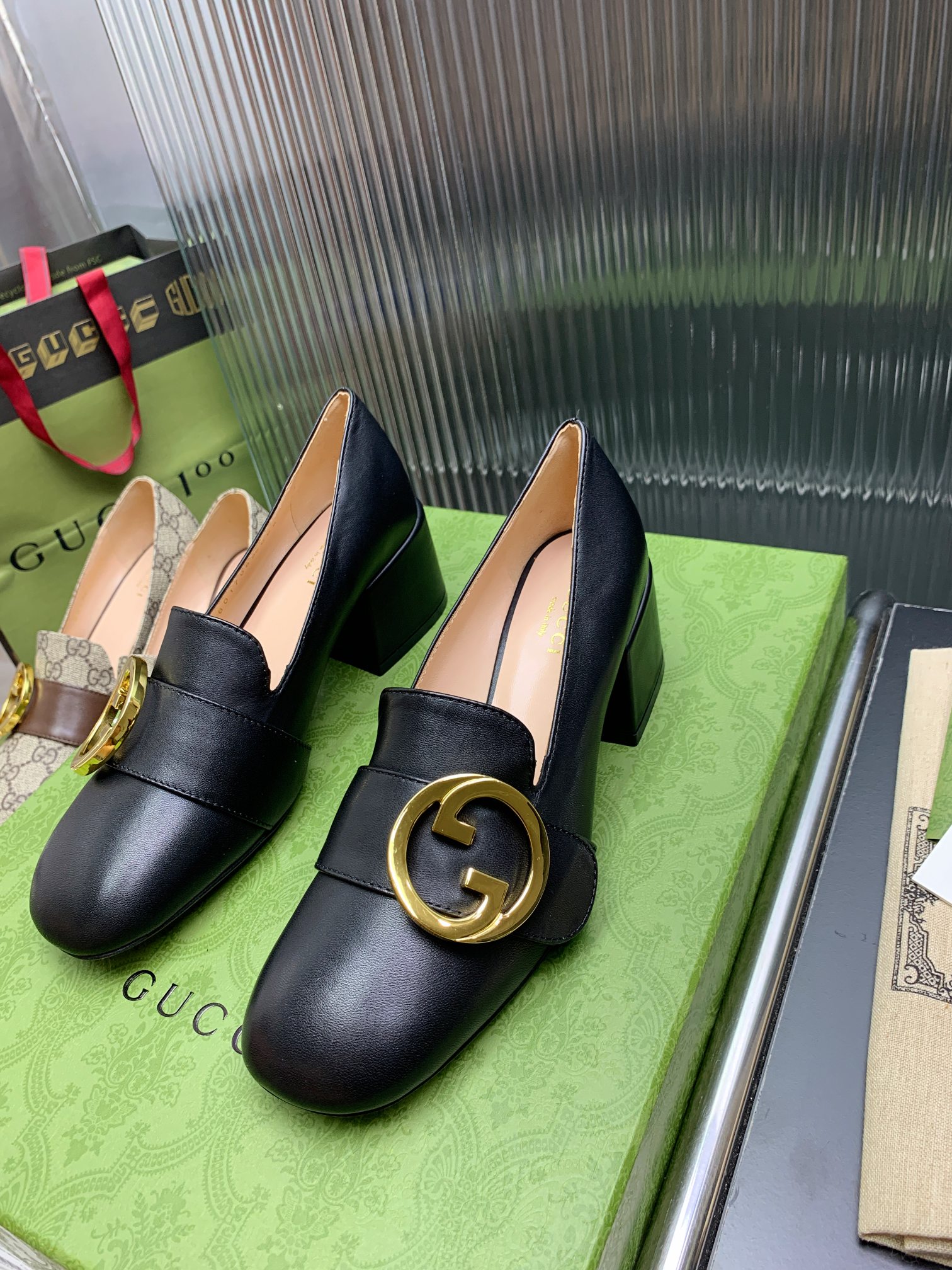 [TOP] GUCCI Double G Buckle Chunky Heel