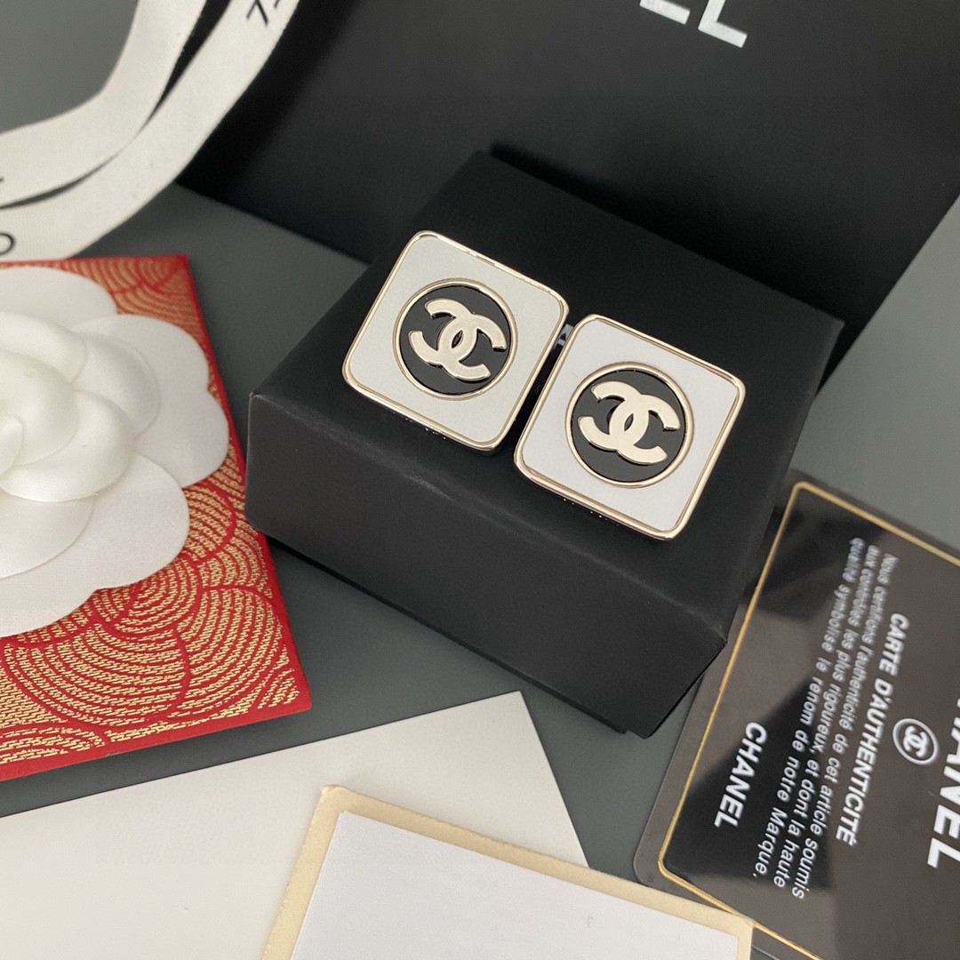 [TOP] CHANEL Double C Square Earrings