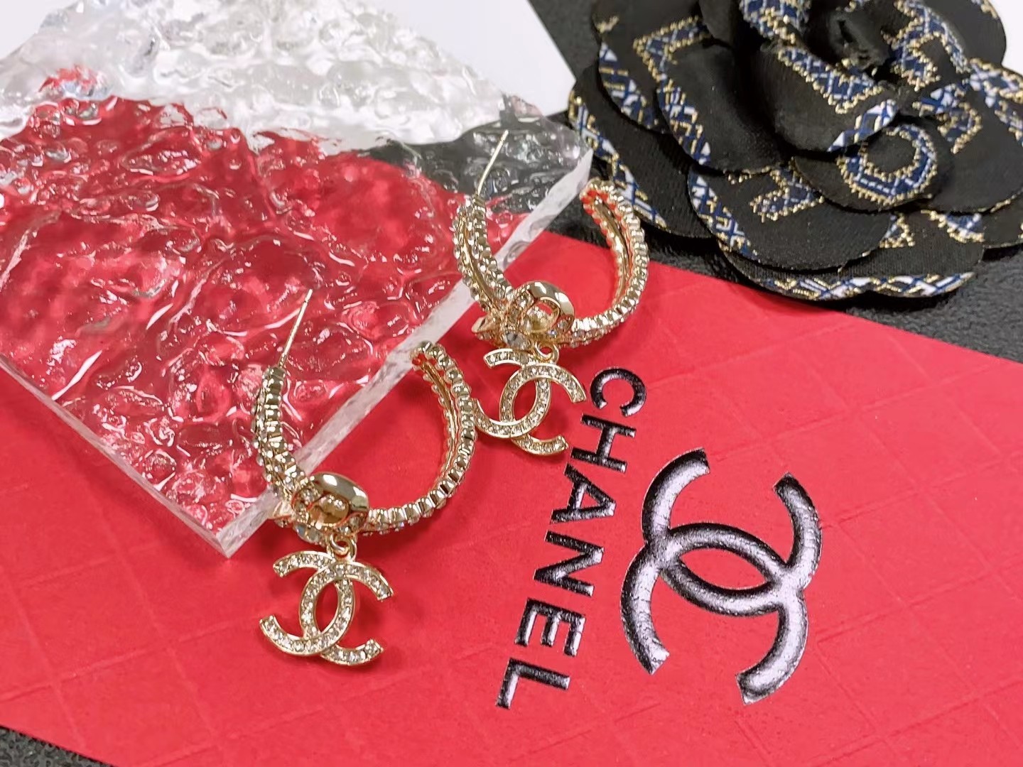 [TOP] CHANEL Double C Letter Stud Earrings - Gold