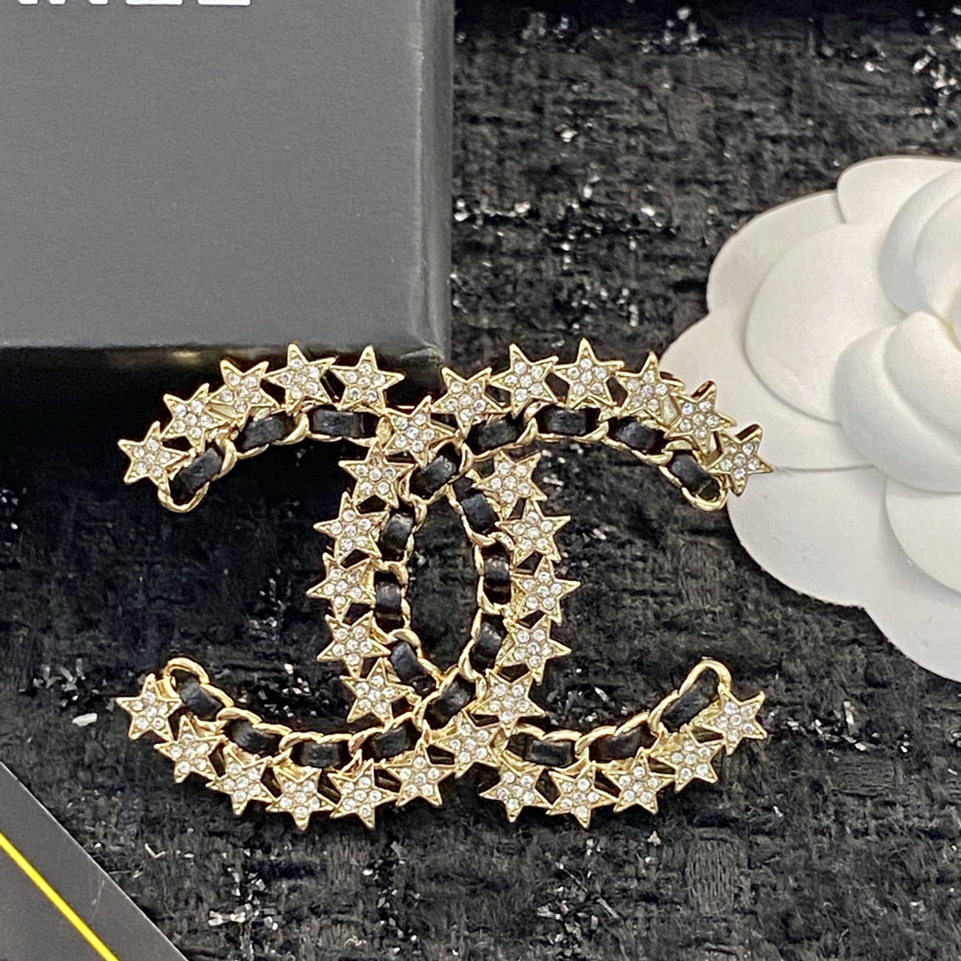 [TOP] CHANEL Double C Star Lambskin Brooch - Gold