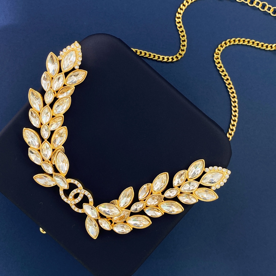 [TOP] CHANEL Double C Wheat Ear White Diamond Tassel Necklace - Gold