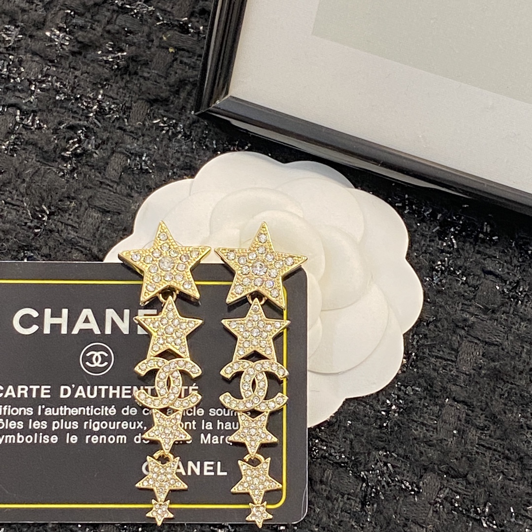 [TOP] CHANEL Star Tassel Earrings - Gold