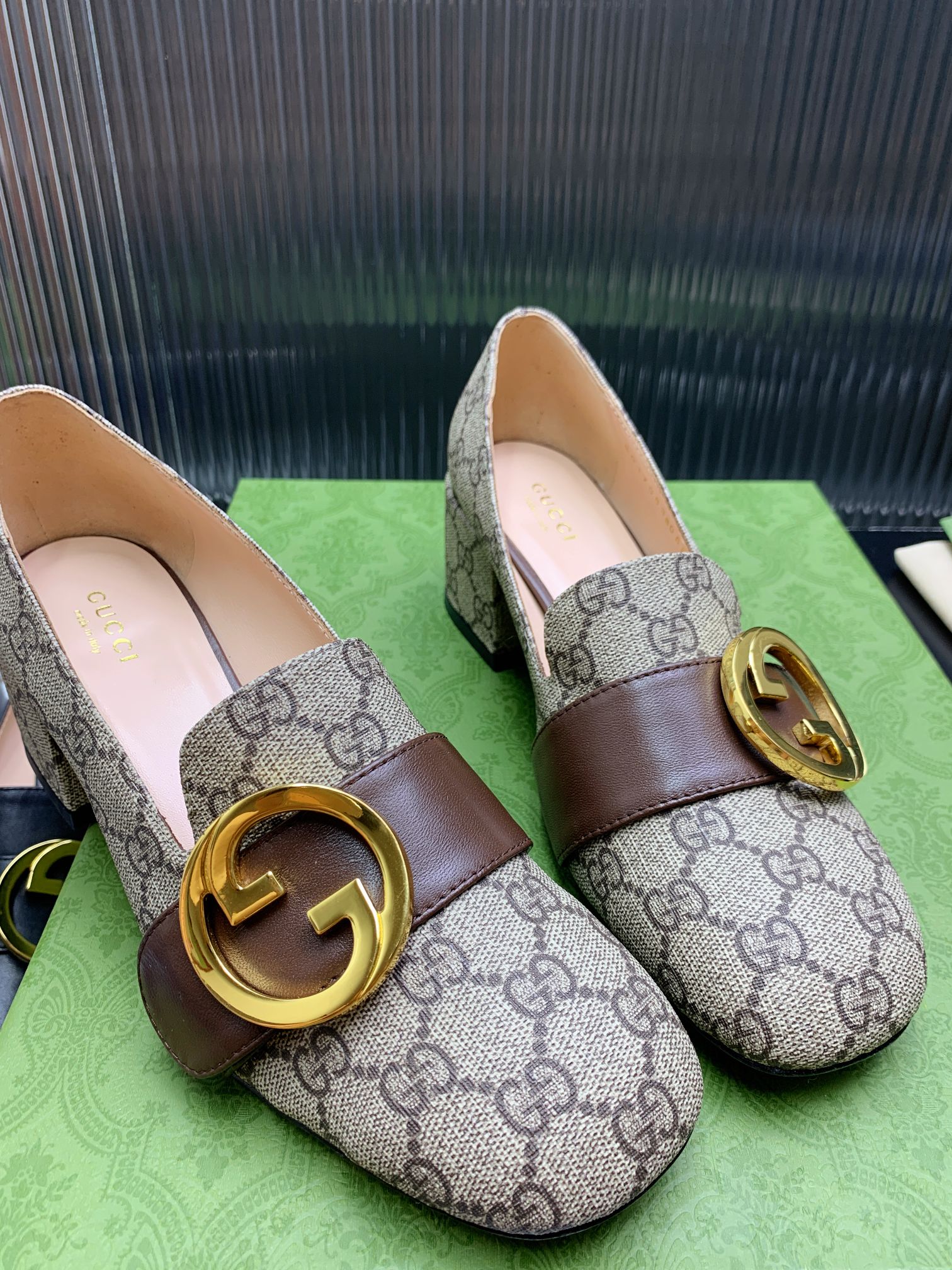 [TOP] GUCCI Double G Buckle Chunky Heel