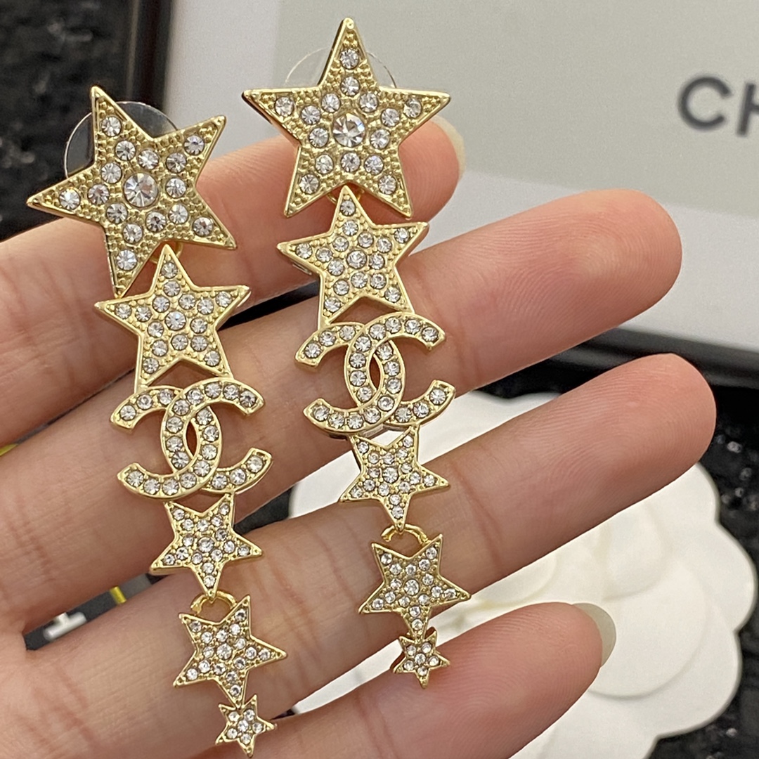 [TOP] CHANEL Star Tassel Earrings - Gold