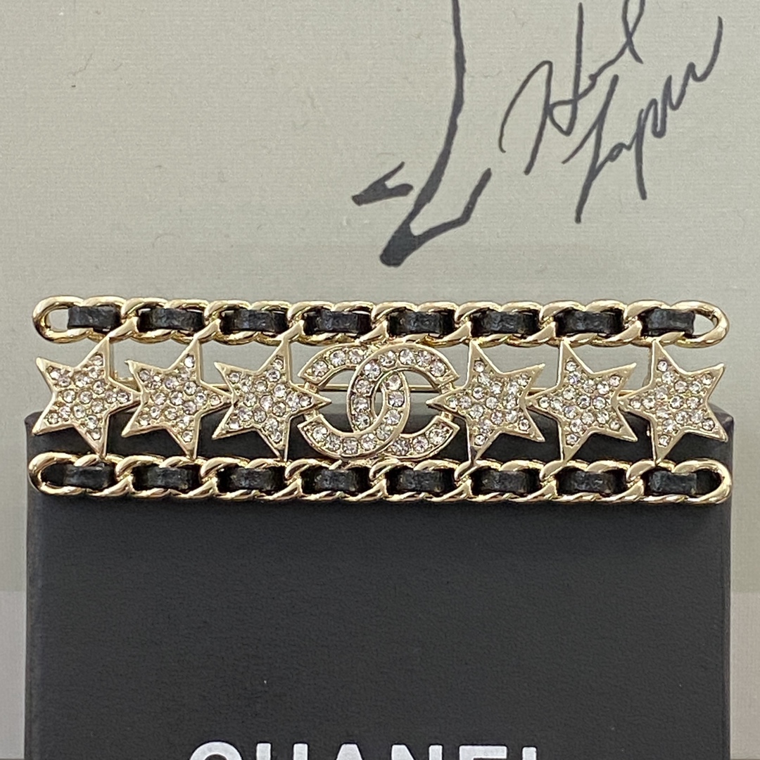 [TOP] CHANEL Leather Chain Diamond Star Lambskin Brooch - Gold