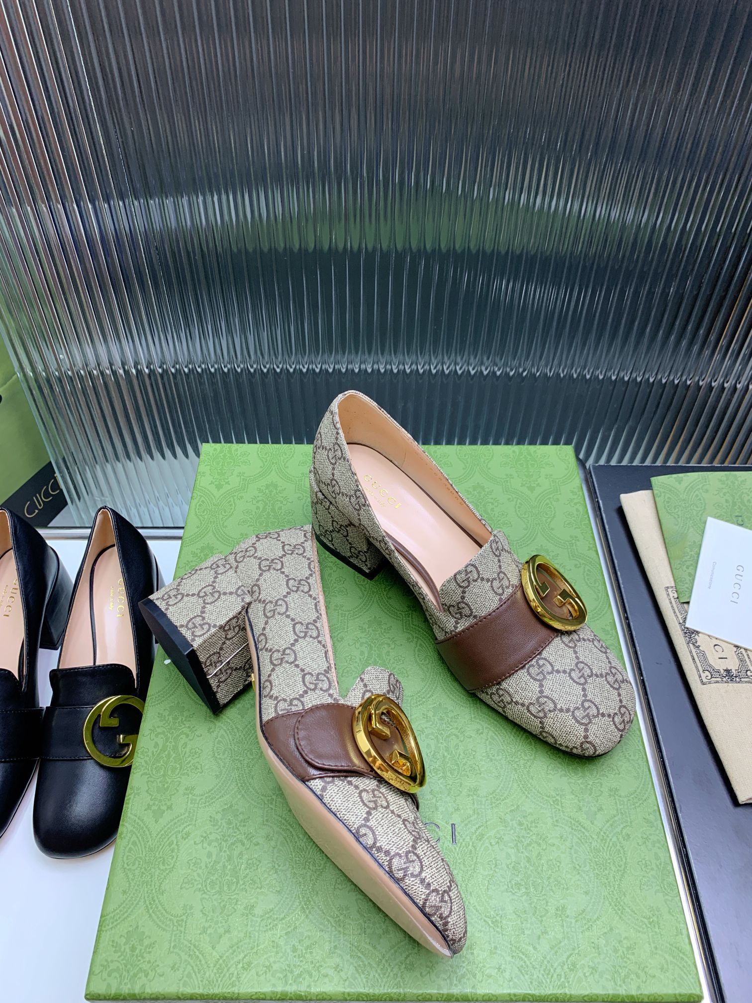 [TOP] GUCCI Double G Buckle Chunky Heel