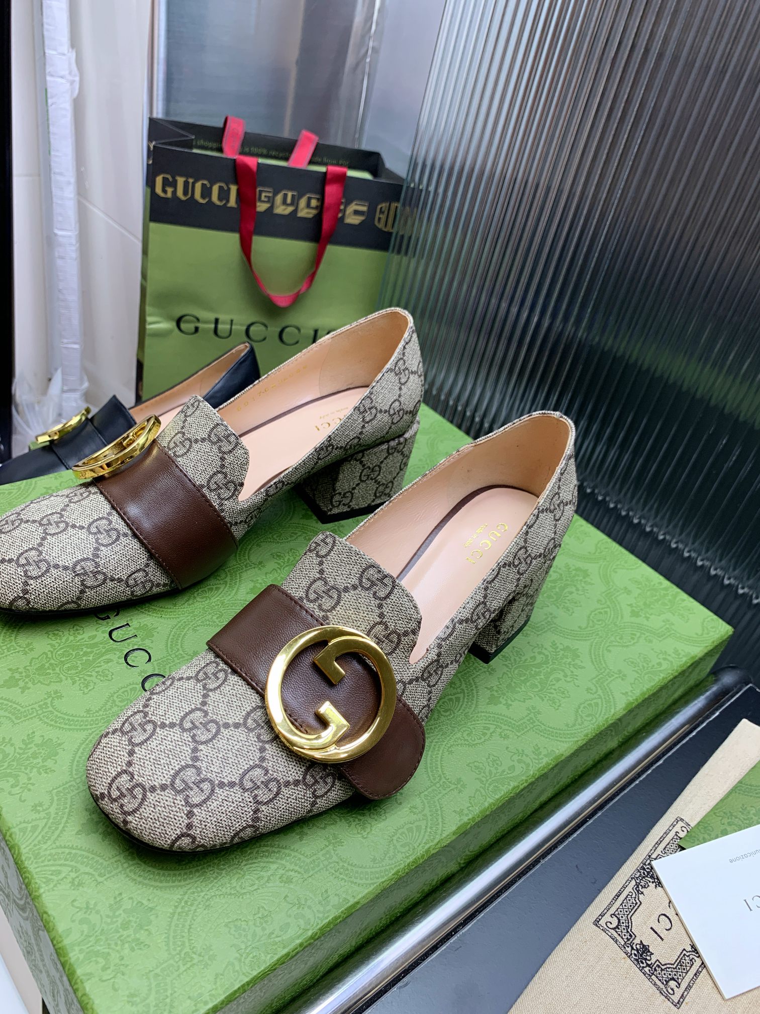 [TOP] GUCCI Double G Buckle Chunky Heel