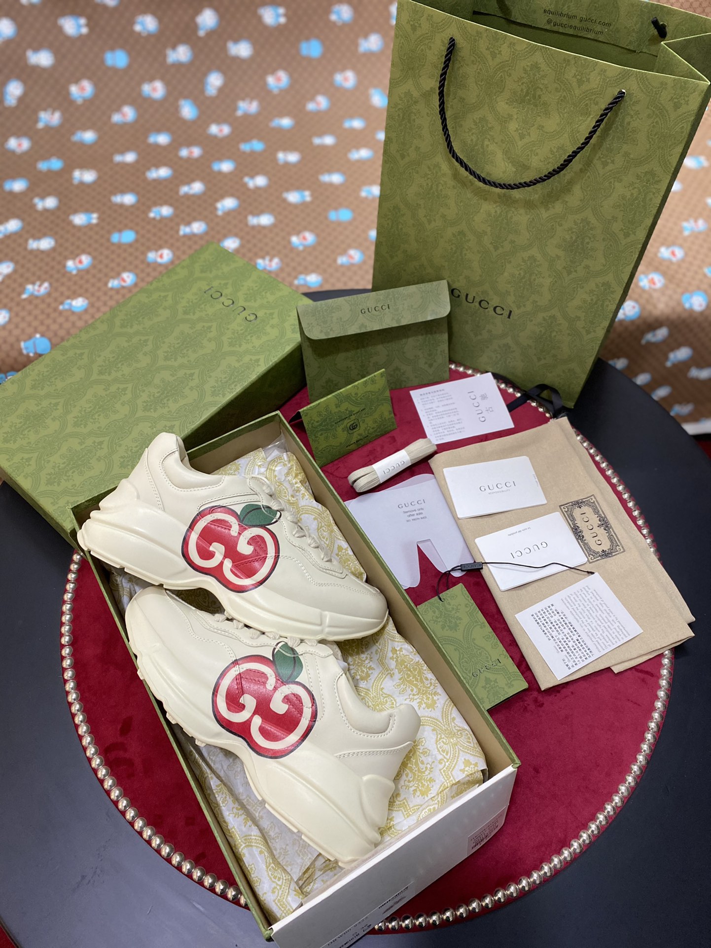 [TOP] GUCCI RHYTON WITH APPLE PRINT SNEAKER