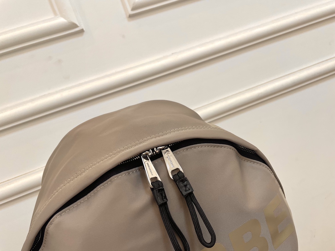 [TOP] BURBERRY Men's Backpack - 2 Color