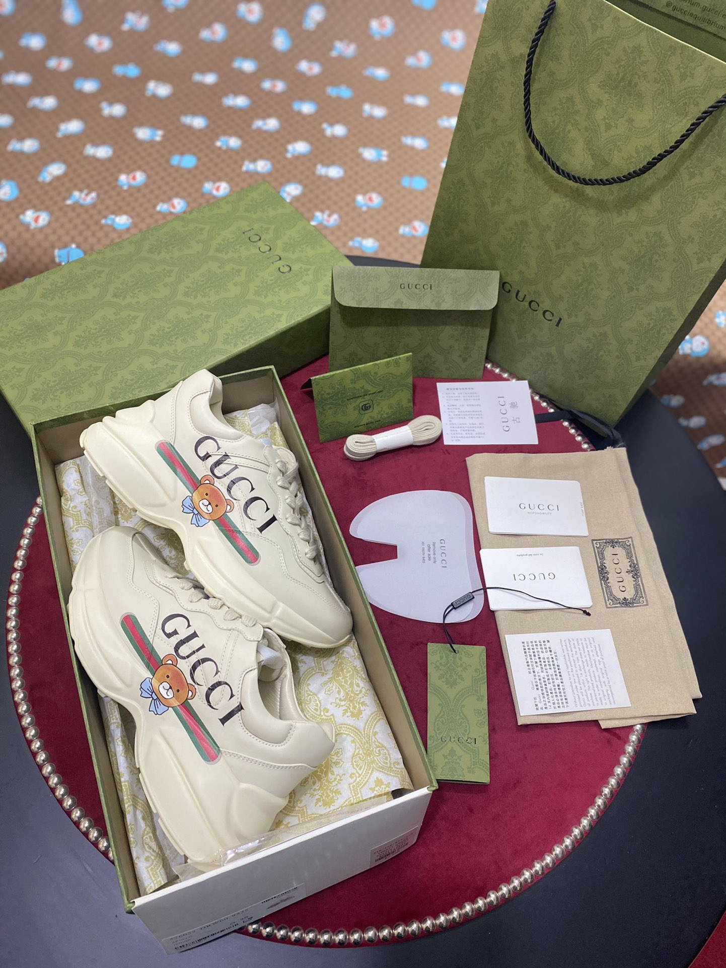 [TOP] GUCCI RHYTON WITH BEAR PRINT SNEAKER