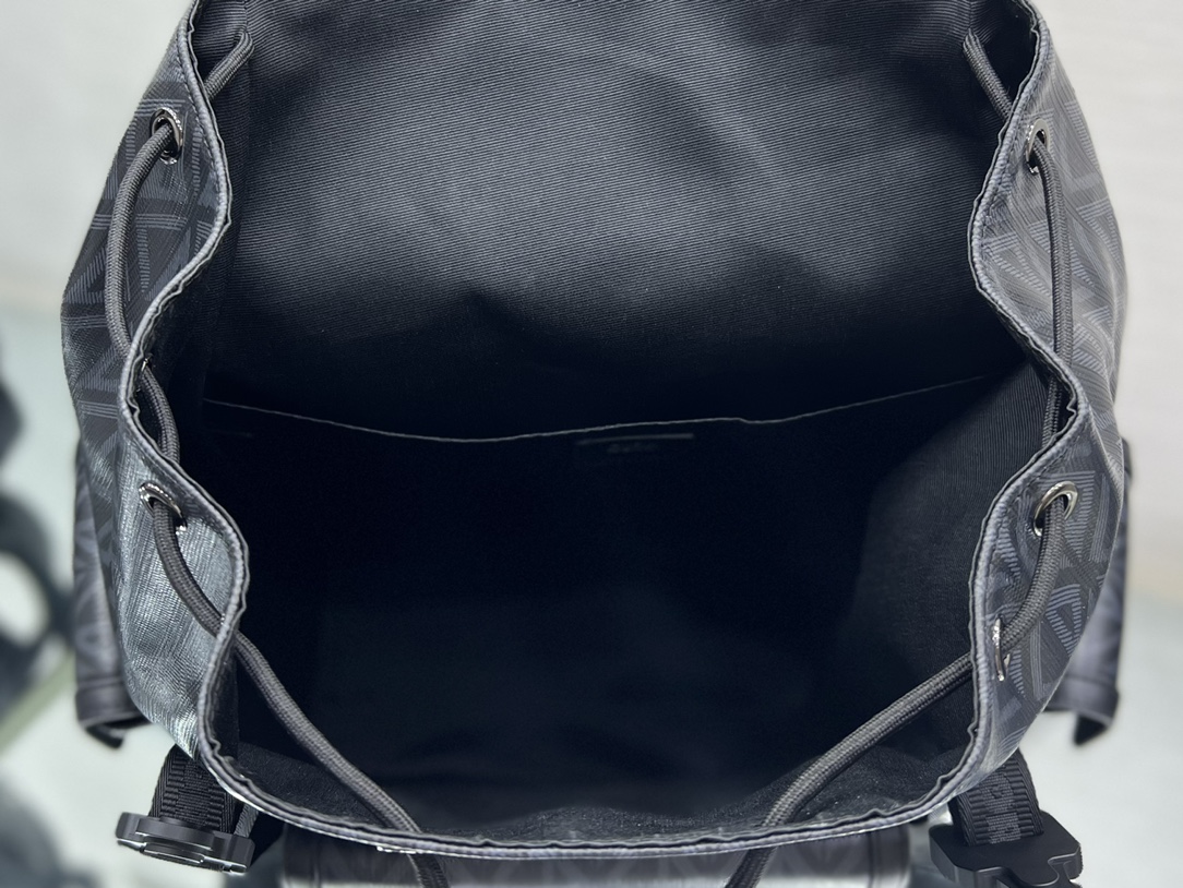 [Top] Christian Dior Hit the Road Men's Backpack - 2 Color