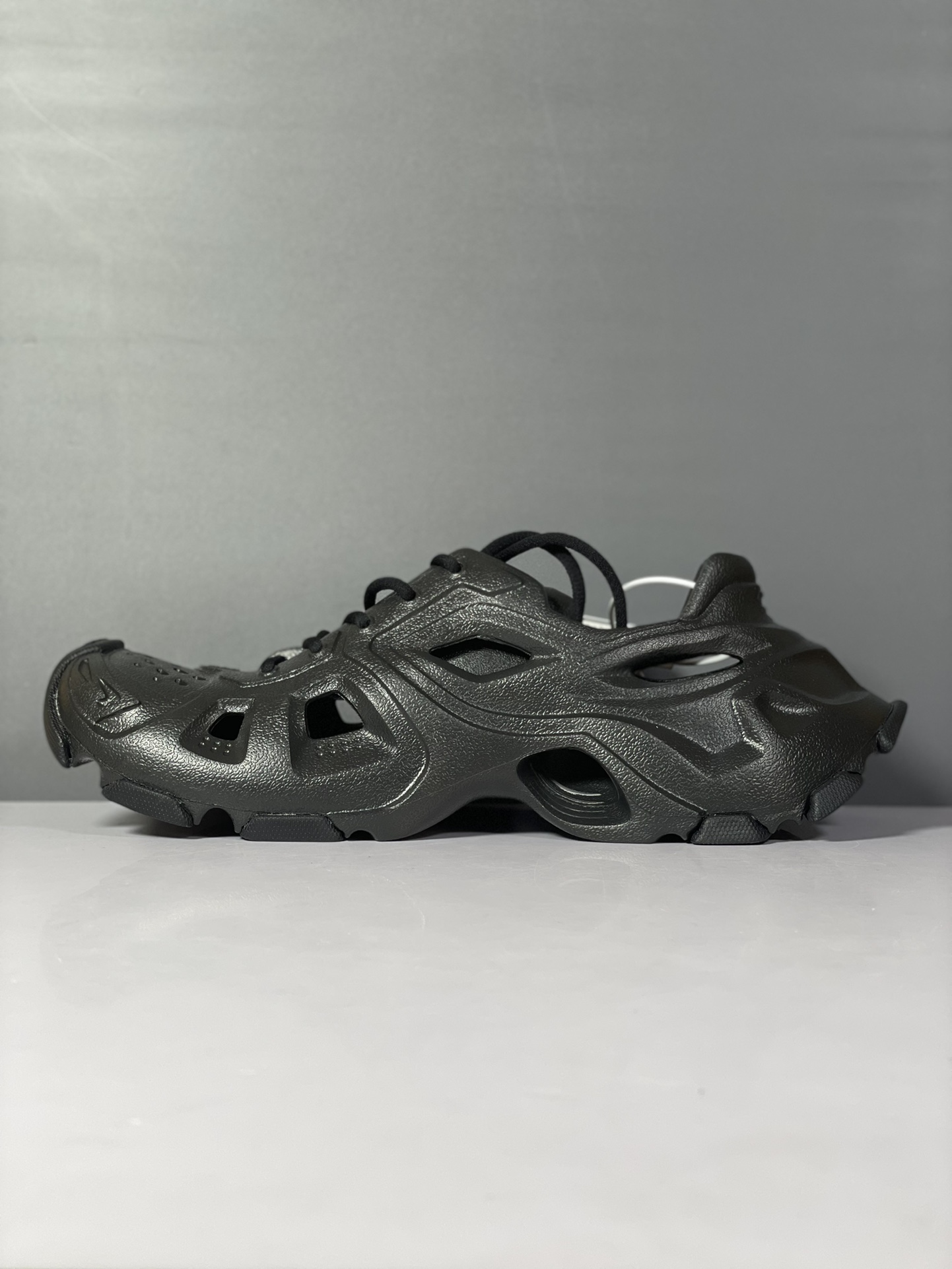 [TOP] BALENCIAGA Mold Closed Rubber Sandals - Black