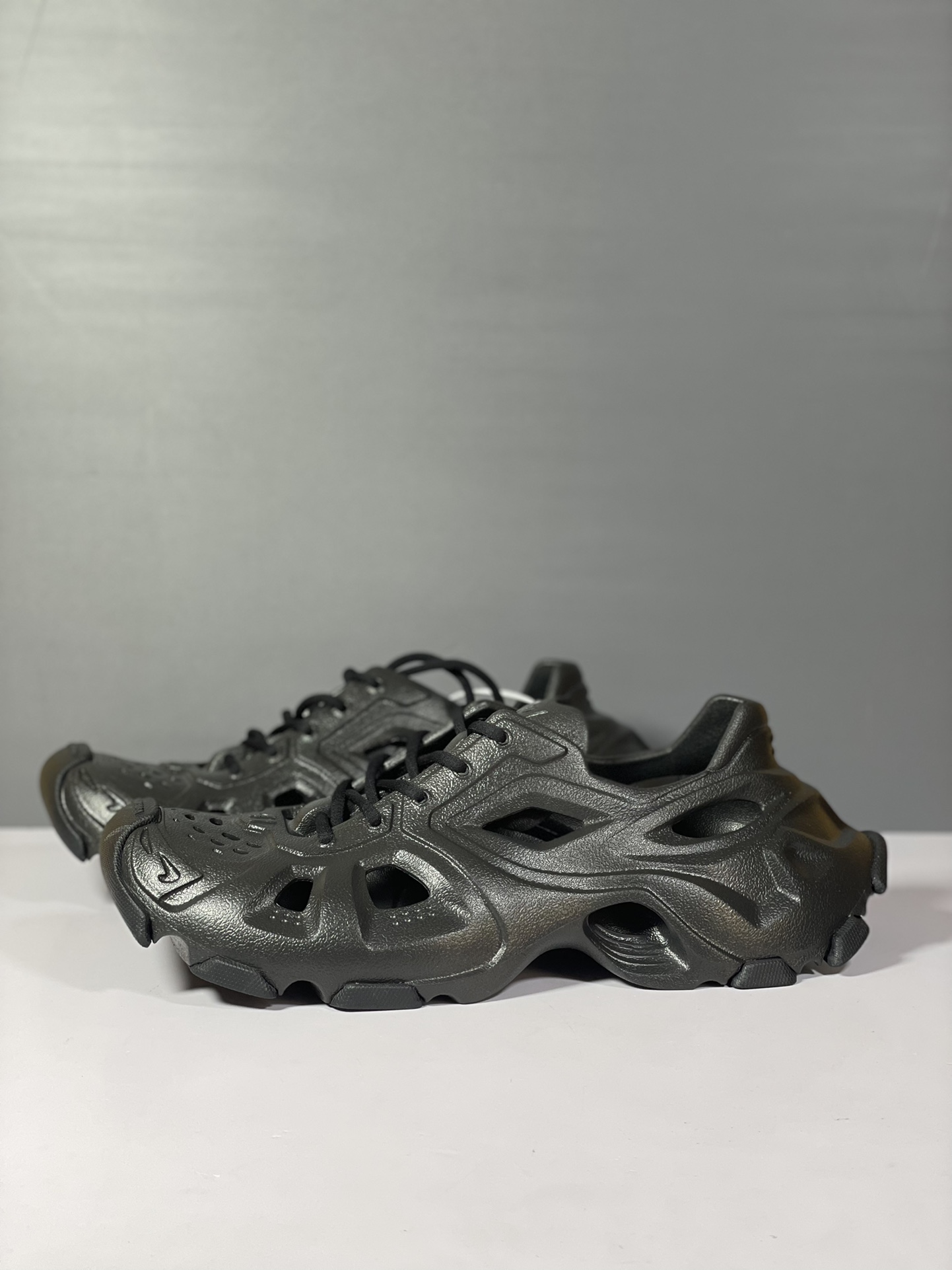 [TOP] BALENCIAGA Mold Closed Rubber Sandals - Black