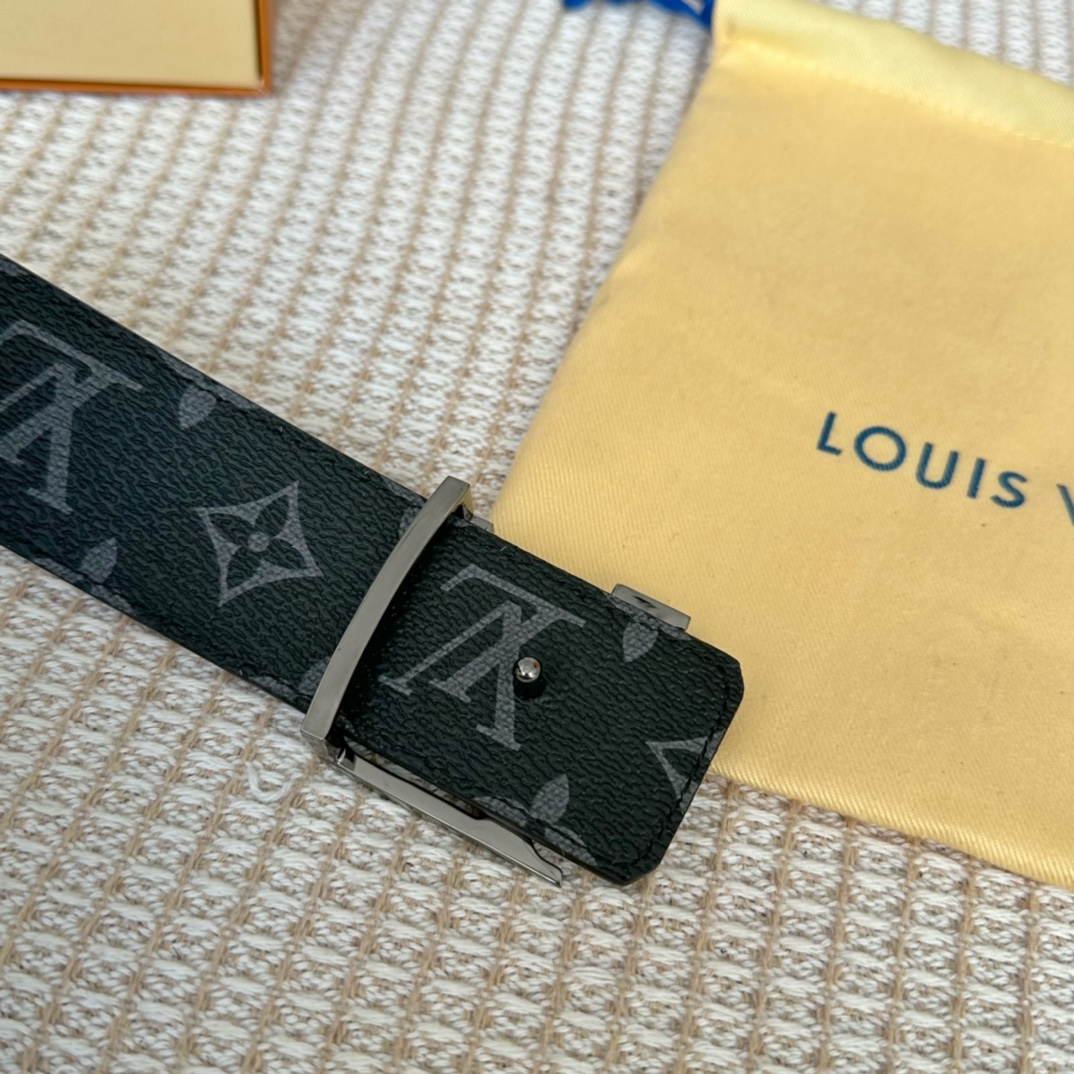 [TOP] Louis Vuitton LV LV Men's Belt Double Sided Initials Damier - Green
