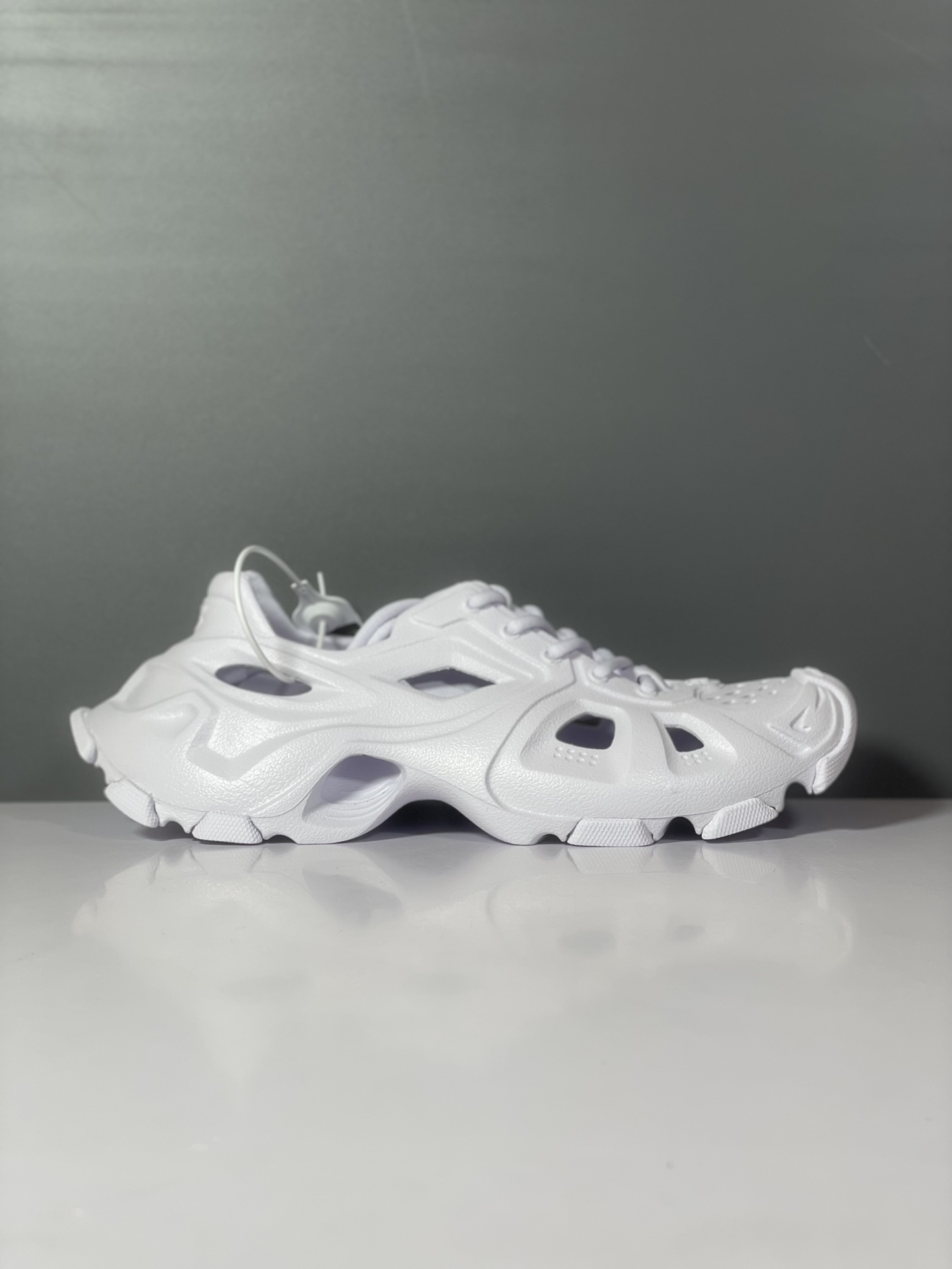 [TOP] BALENCIAGA Mold Closed Rubber Sandals - White