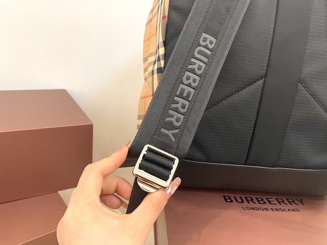 [TOP] BURBERRY Men's Backpack - Brown