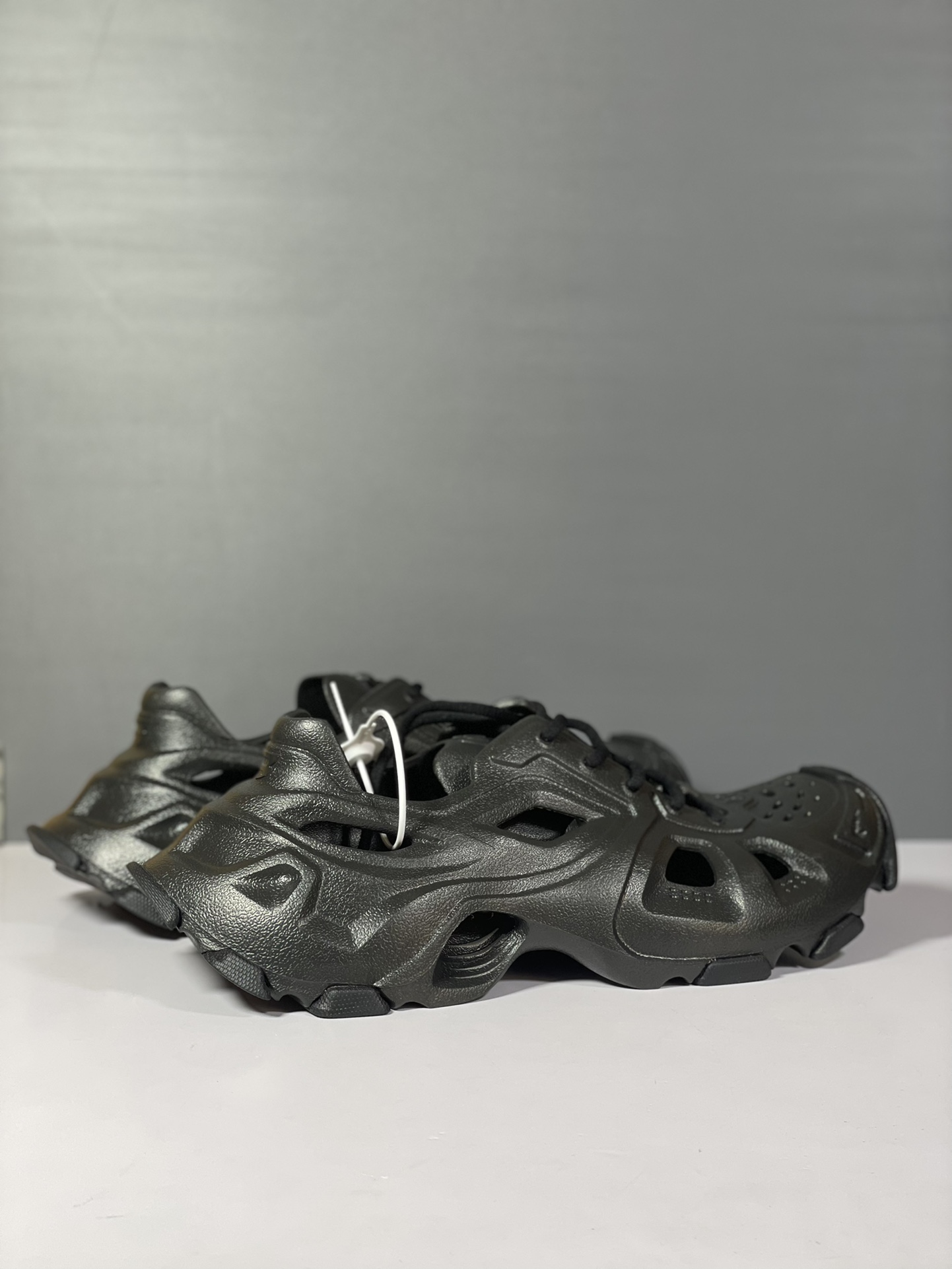 [TOP] BALENCIAGA Mold Closed Rubber Sandals - Black