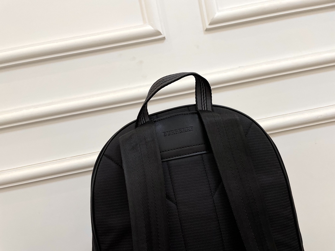 [TOP] BURBERRY Men's Backpack - Black
