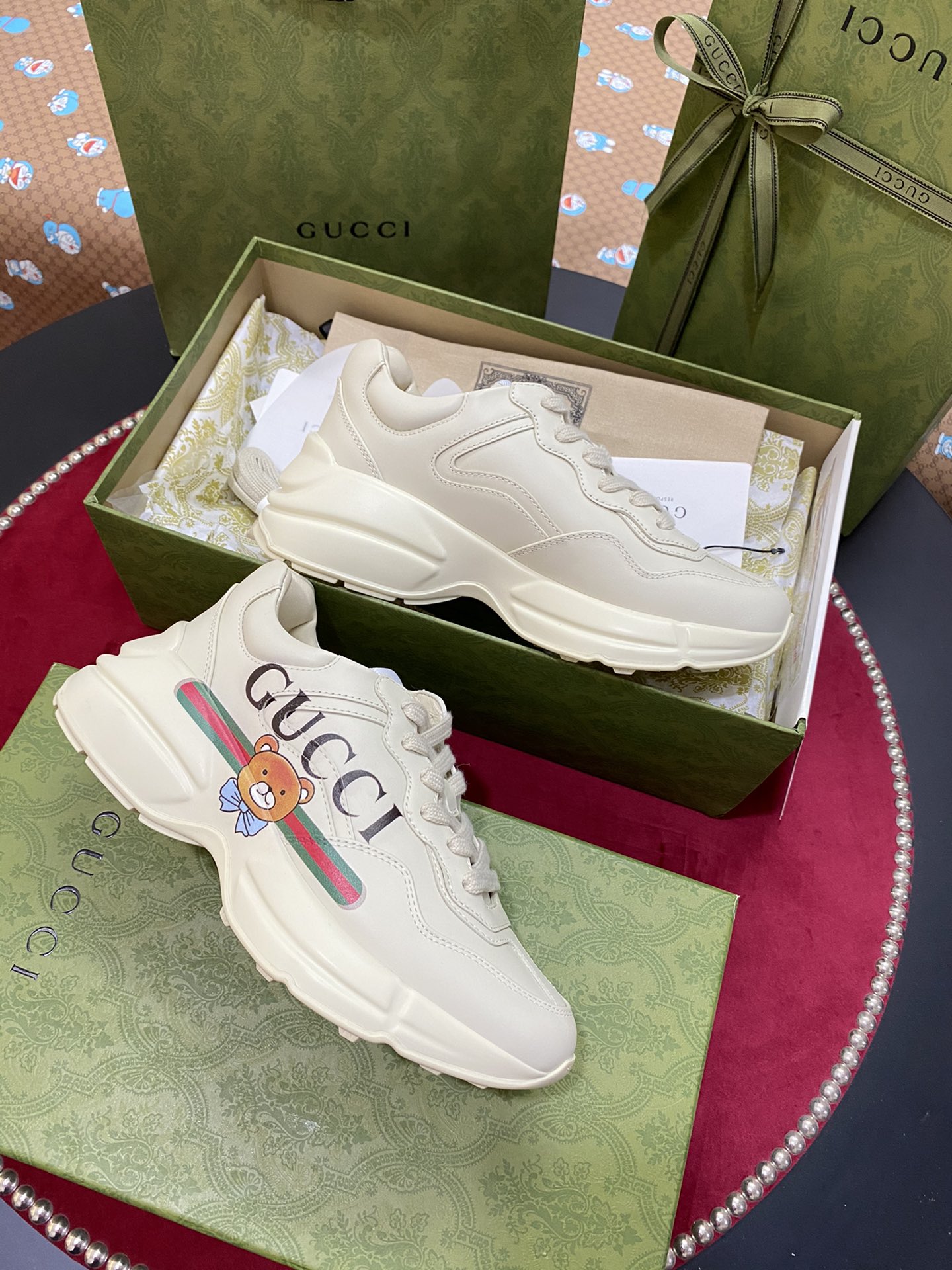 [TOP] GUCCI RHYTON WITH BEAR PRINT SNEAKER