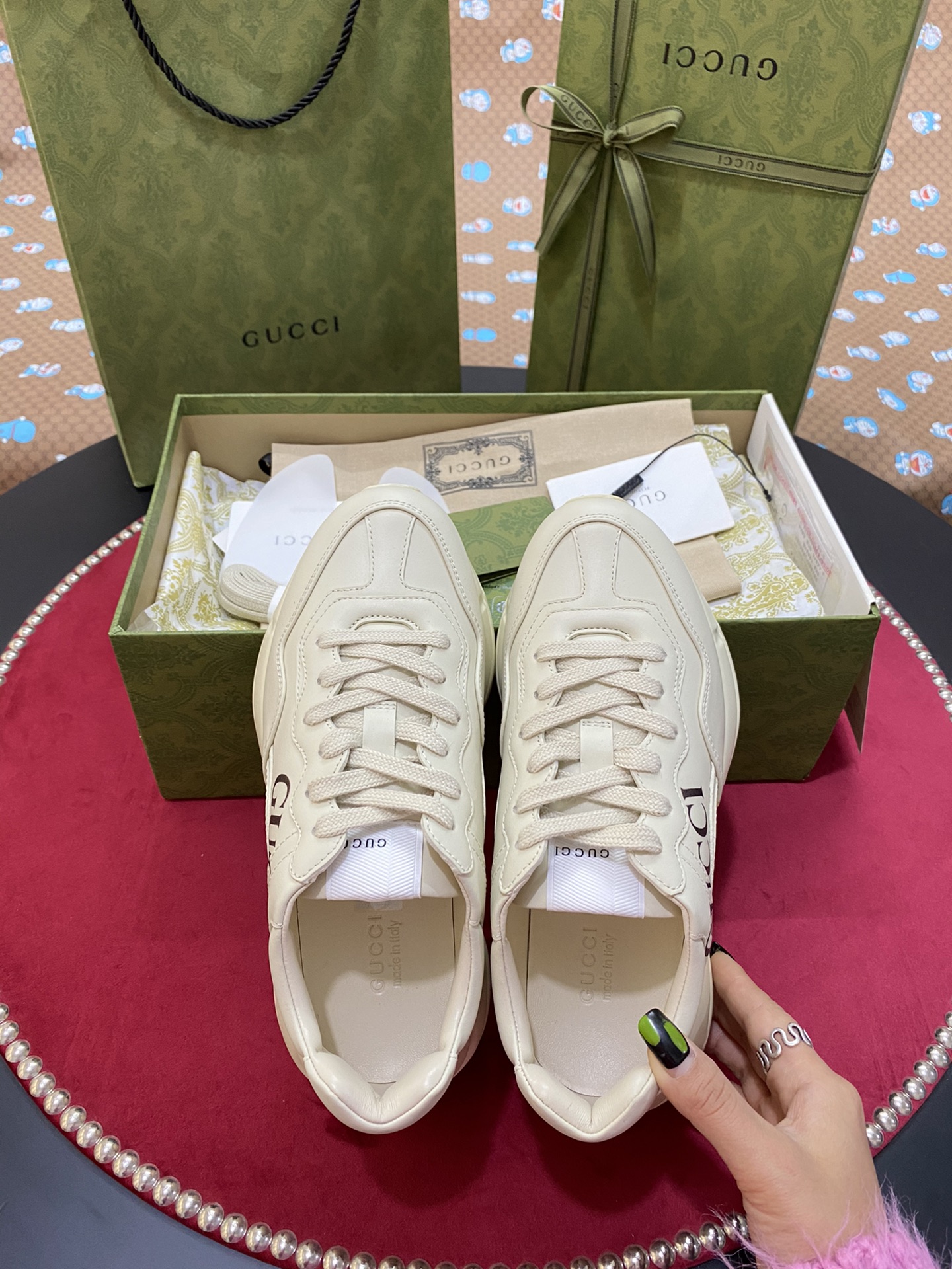 [TOP] GUCCI RHYTON WITH BANANA PRINT SNEAKER