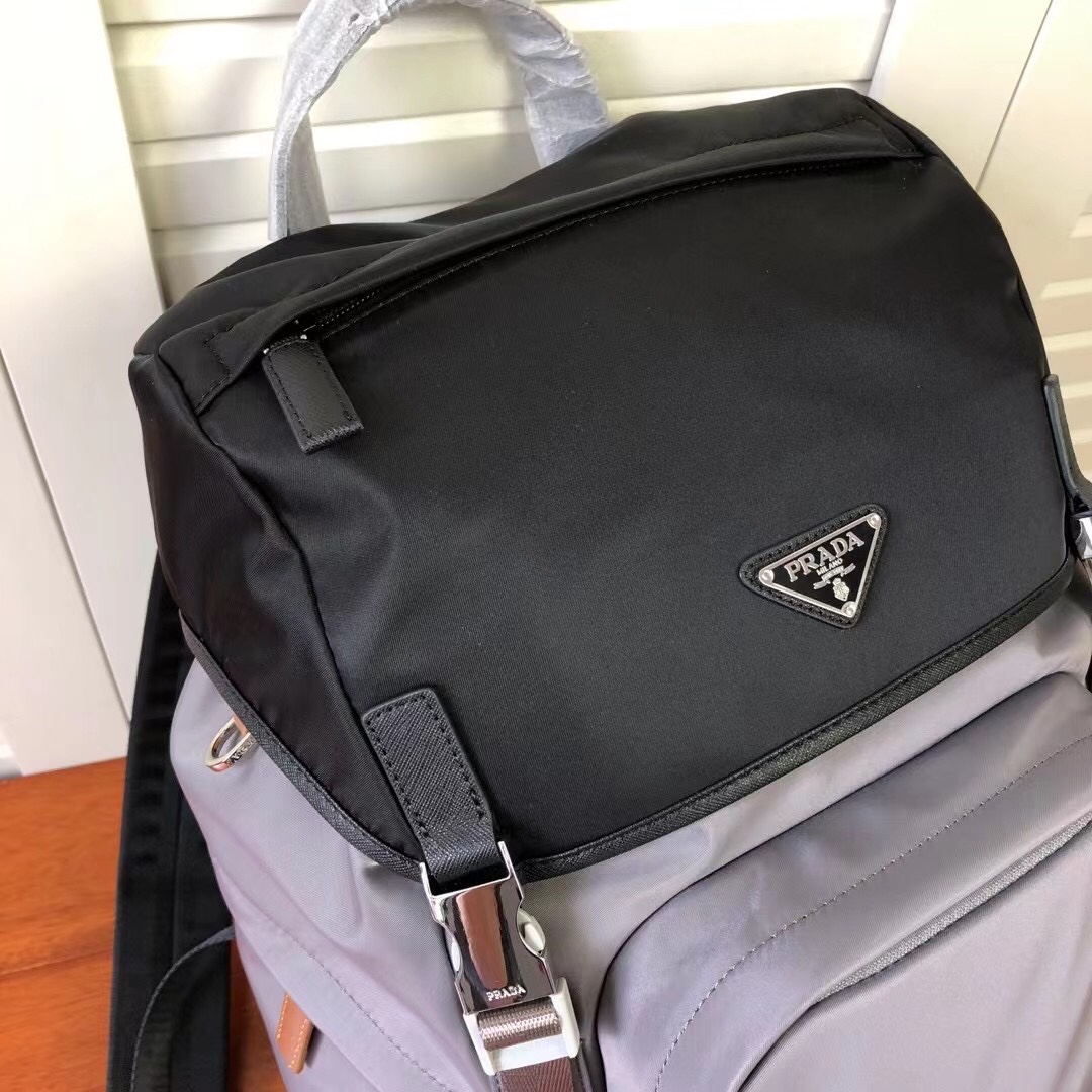 [TOP] PRADA  Men's Backpack- 2 Color