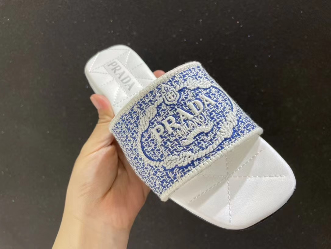 [TOP] PRADA Slides - 17 Color