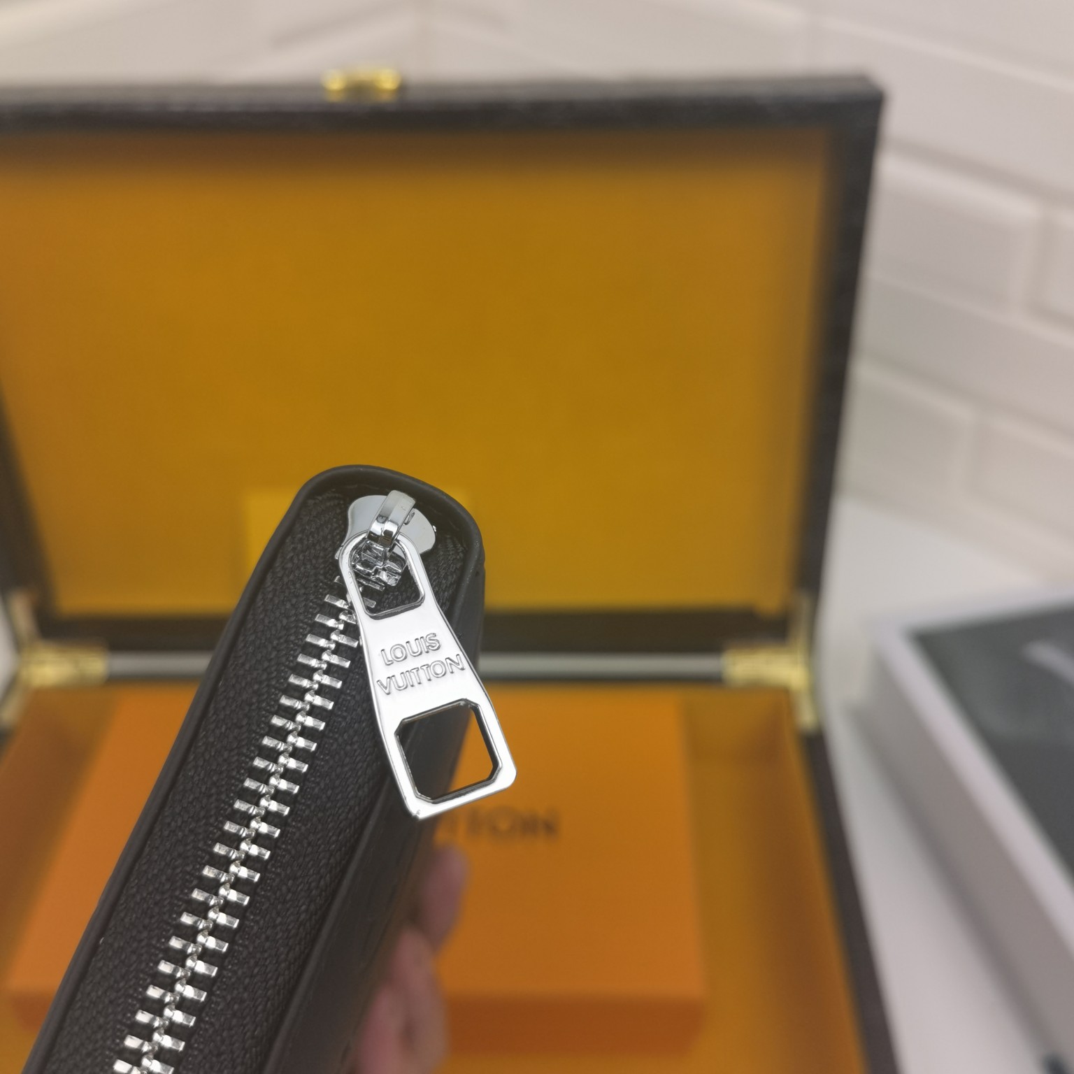 [TOP] Louis Vuitton LV LV Cowhide Wallet - Black