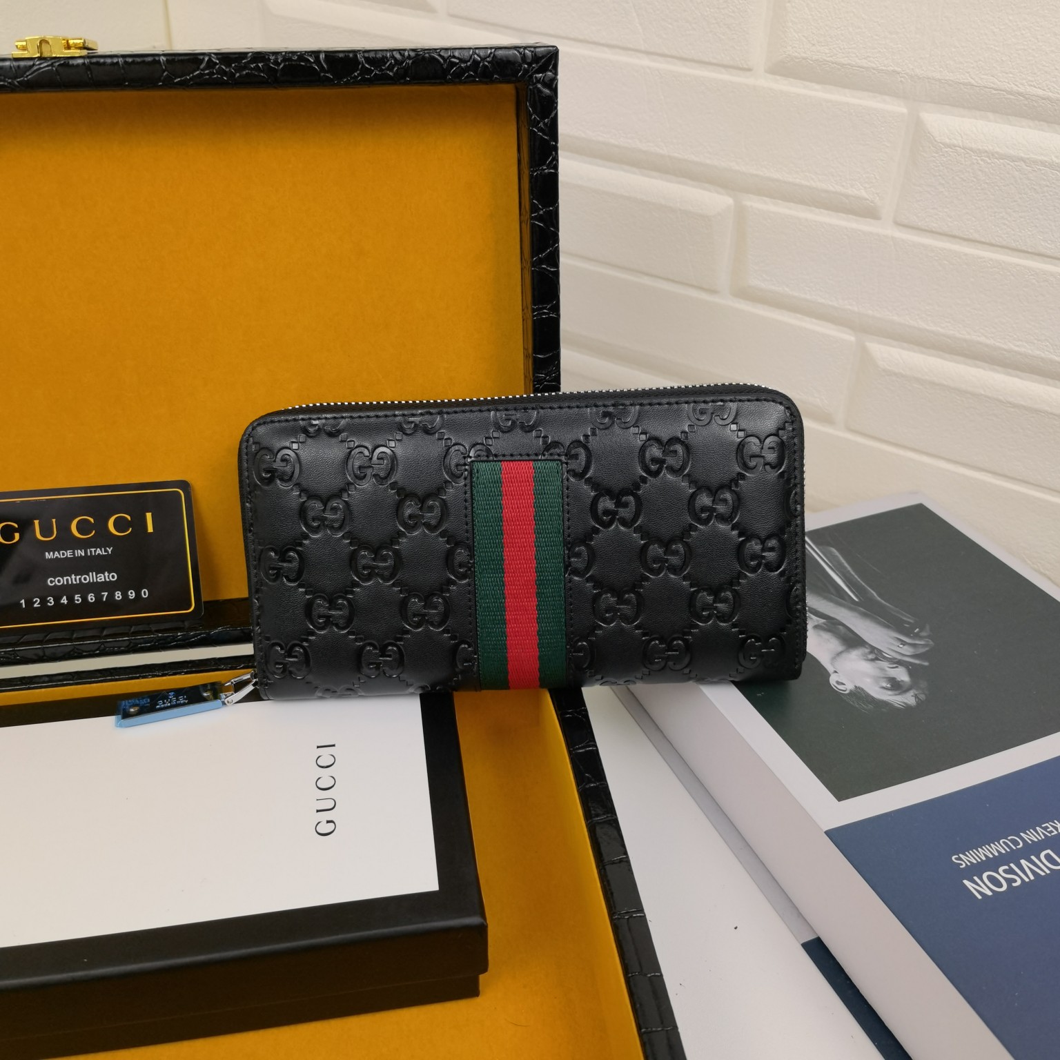 [TOP] GUCCI  Men's Wallet - Black