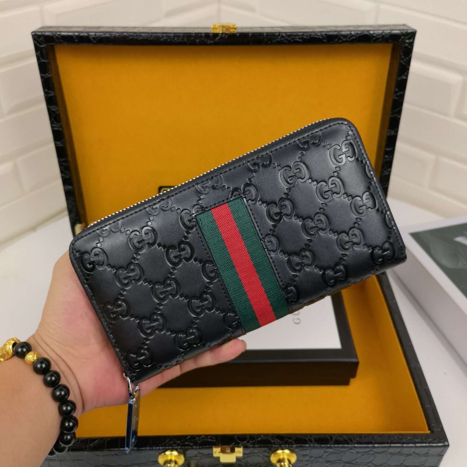 [TOP] GUCCI  Men's Wallet - Black