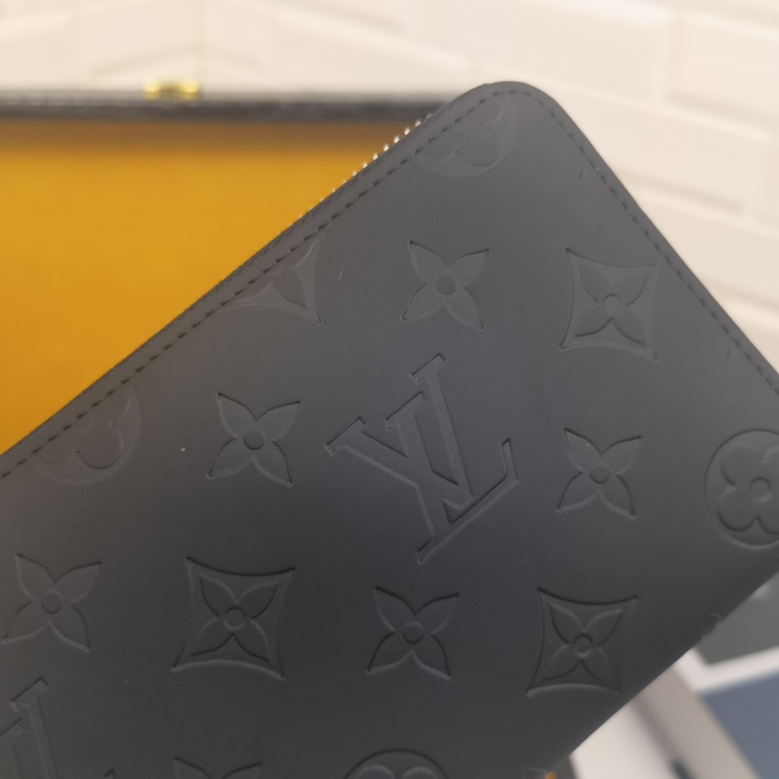 [TOP] Louis Vuitton LV LV Cowhide Wallet - Black