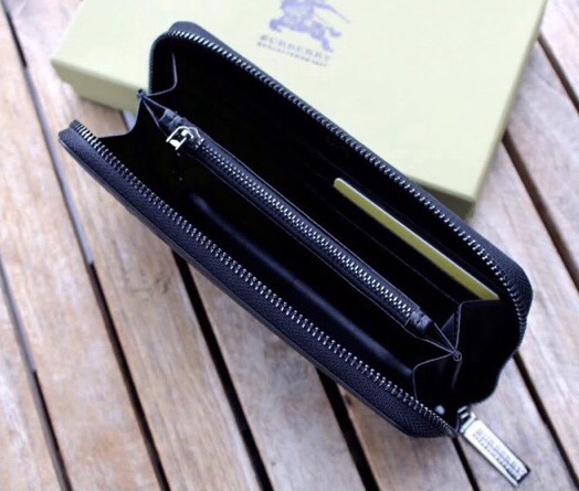 [TOP] BURBERRY Men's Leather Wallet - Black