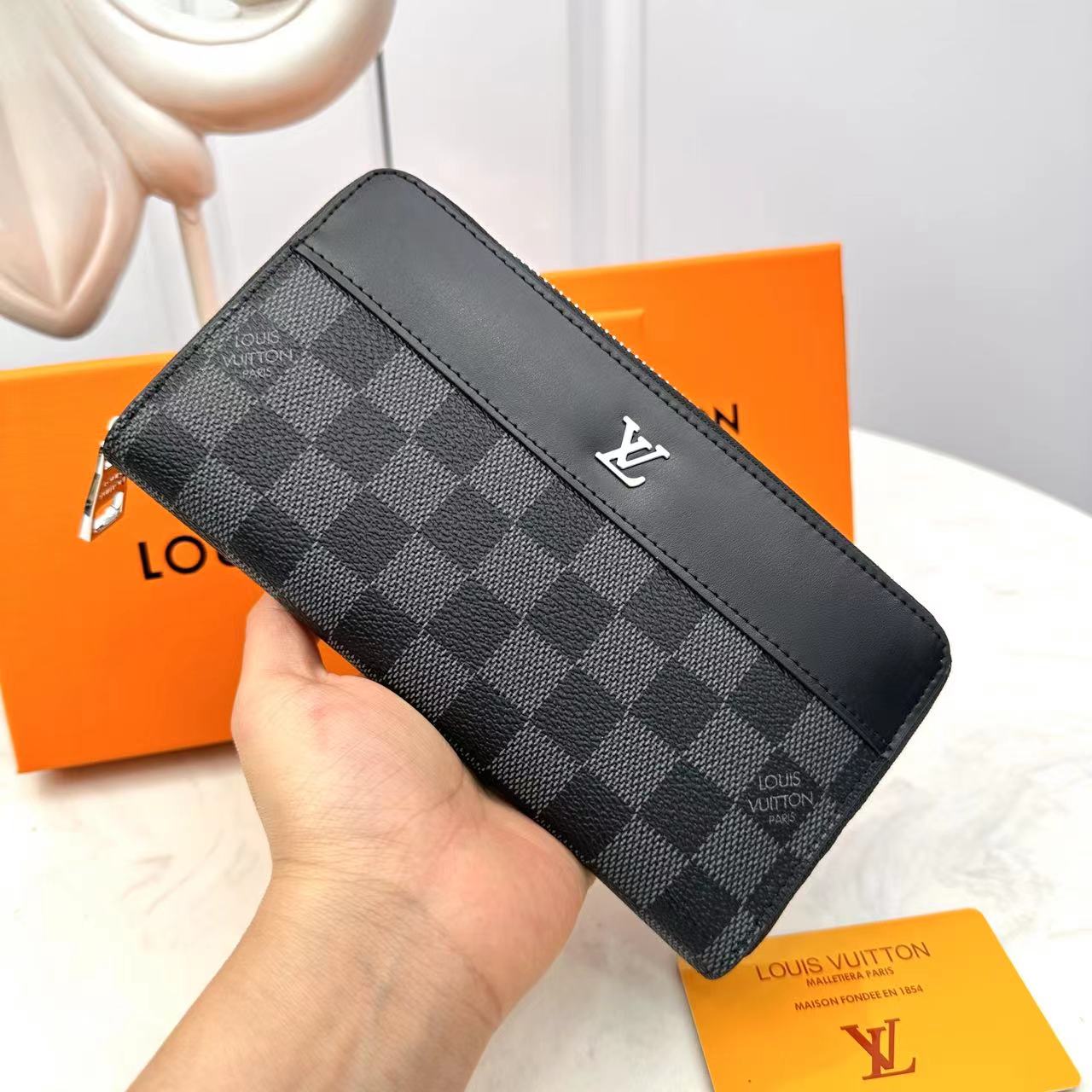 [TOP] Louis Vuitton LV LV Cowhide Wallet - Black