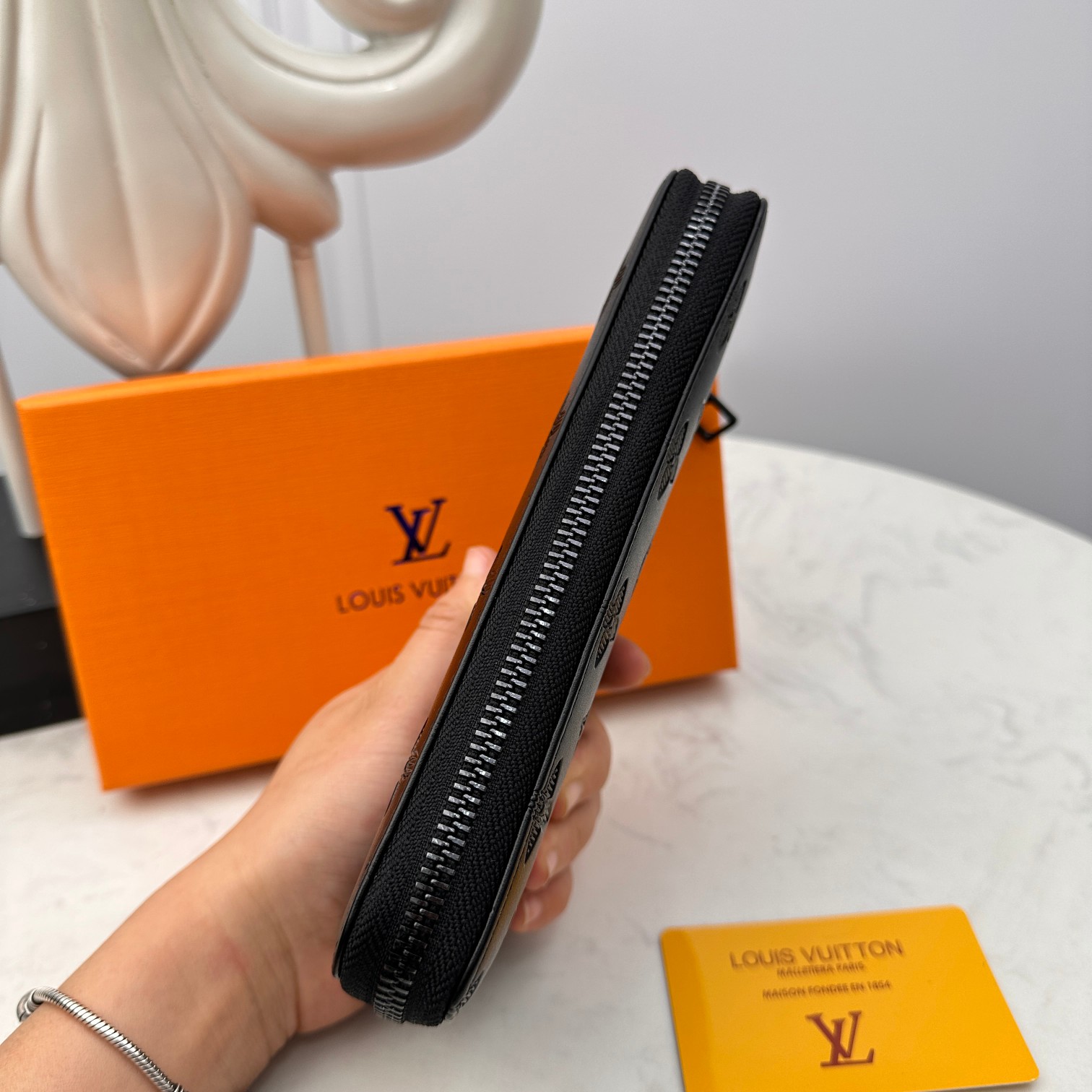 [TOP] Louis Vuitton LV LV Men's Cowhide Wallet - Black