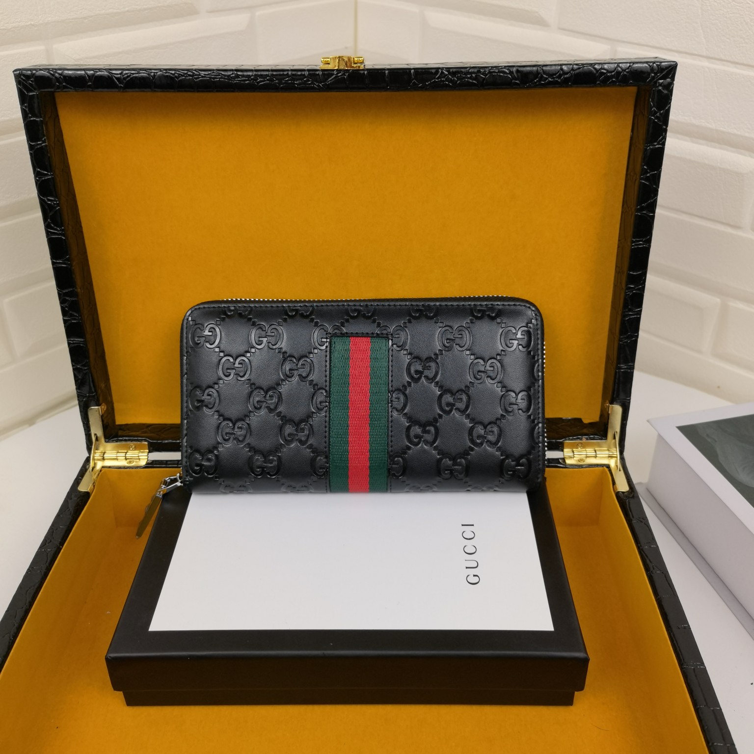[TOP] GUCCI  Men's Wallet - Black